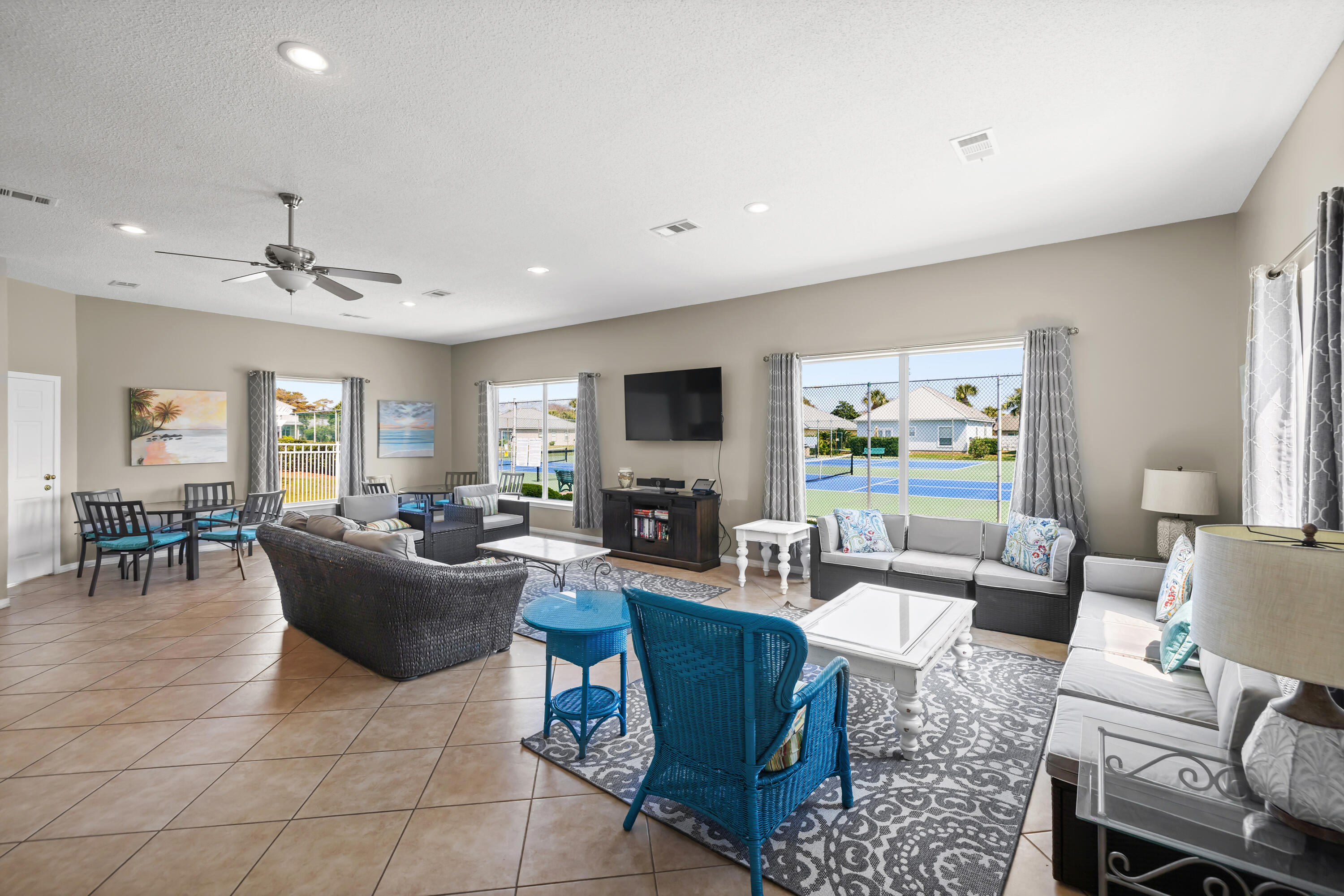 MARAVILLA CONDO 1 - Residential