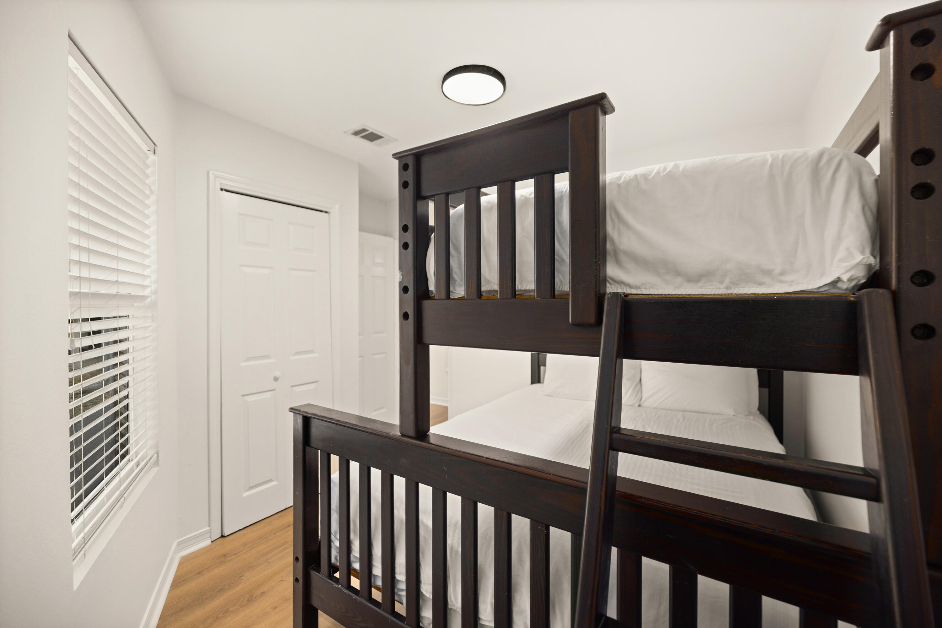 MARAVILLA CONDO 1 - Residential