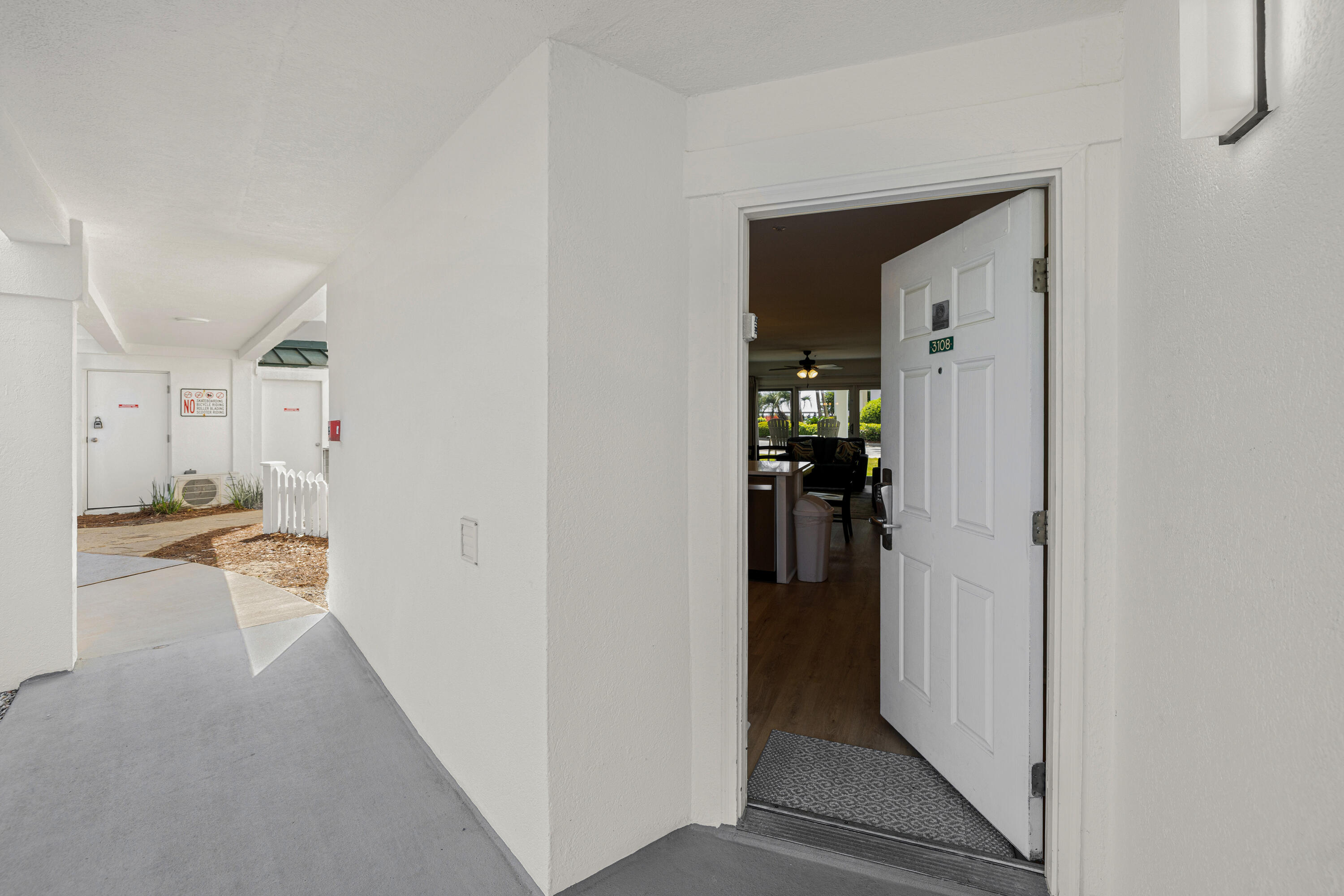 MARAVILLA CONDO 1 - Residential