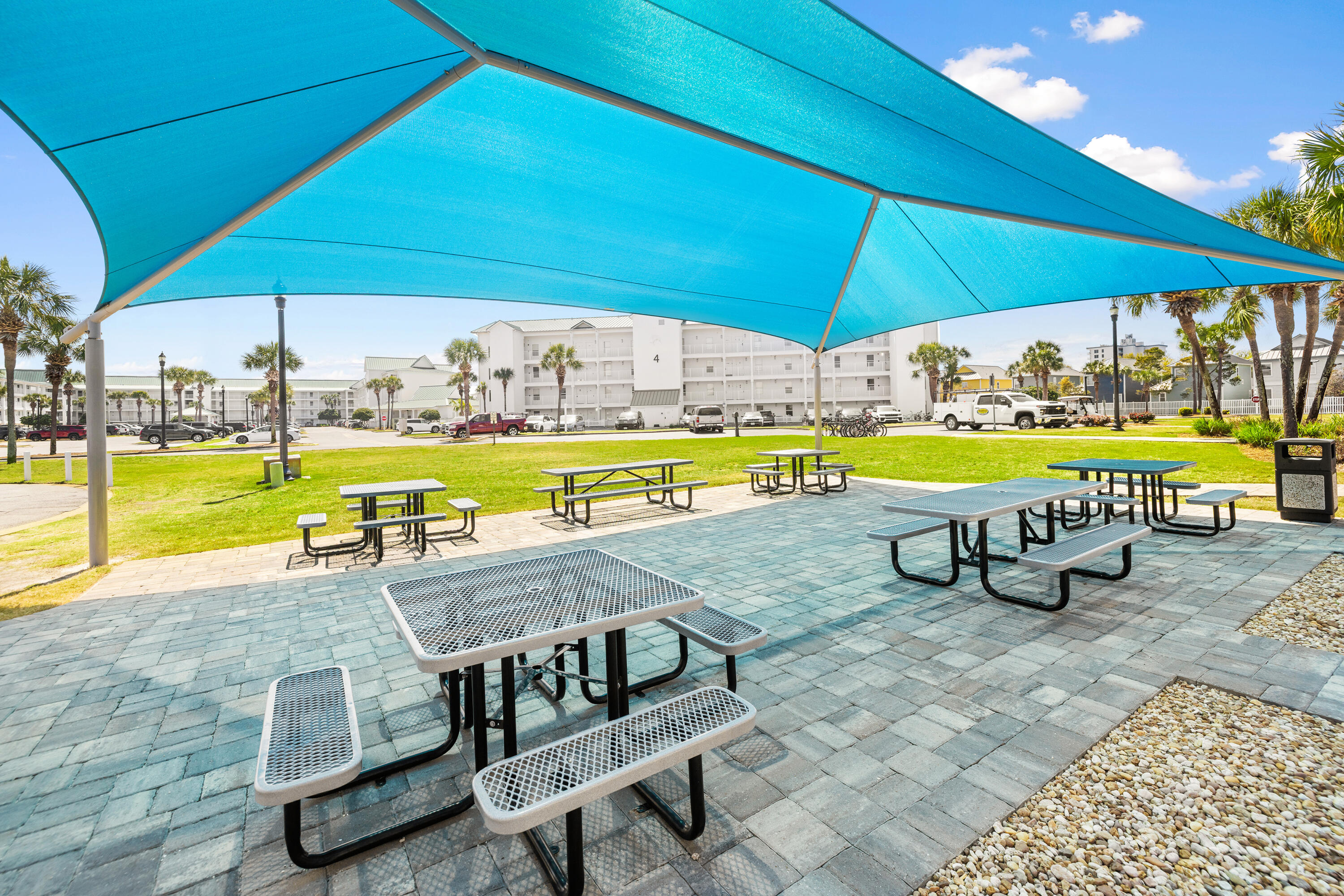 MARAVILLA CONDO 1 - Residential