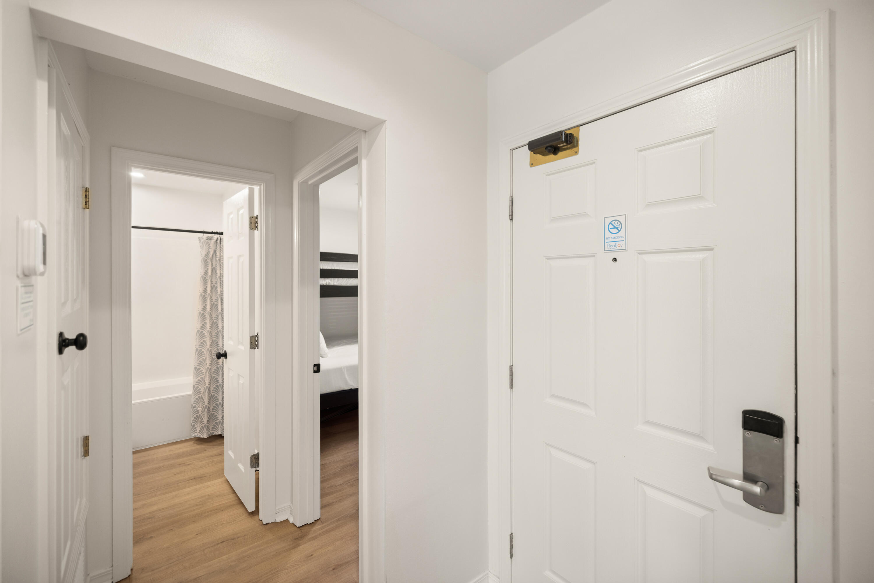 MARAVILLA CONDO 1 - Residential