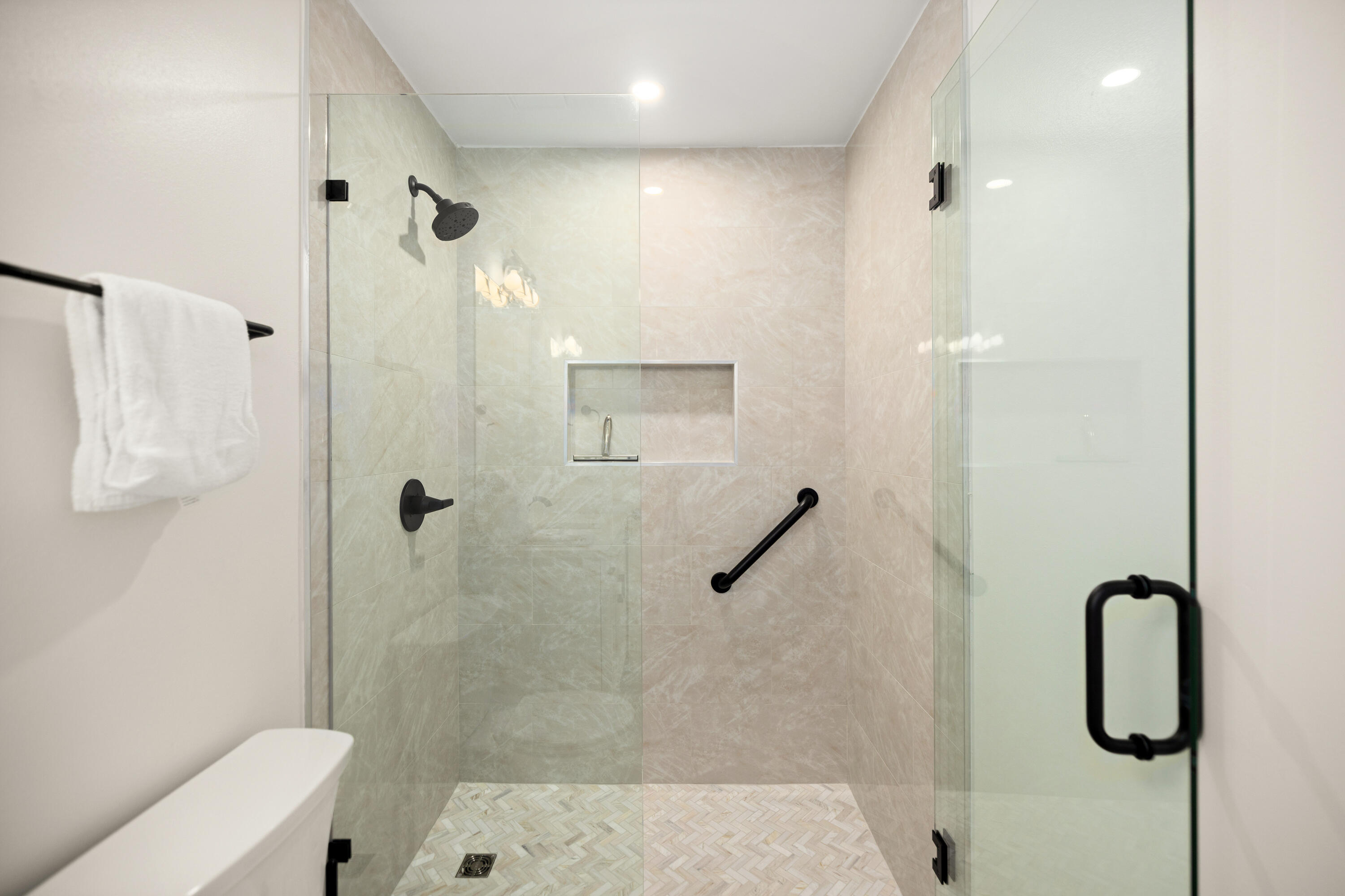 MARAVILLA CONDO 1 - Residential