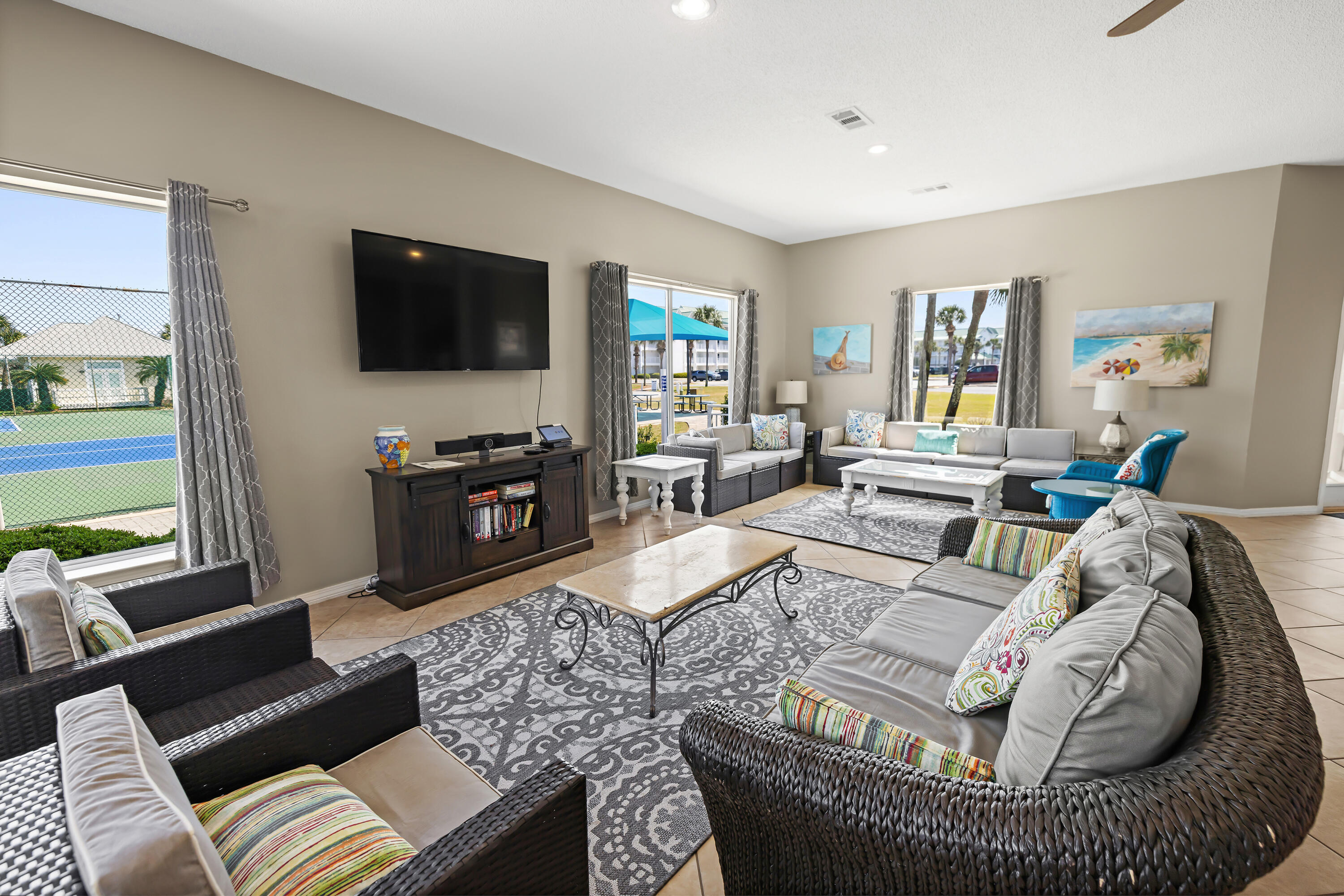 MARAVILLA CONDO 1 - Residential