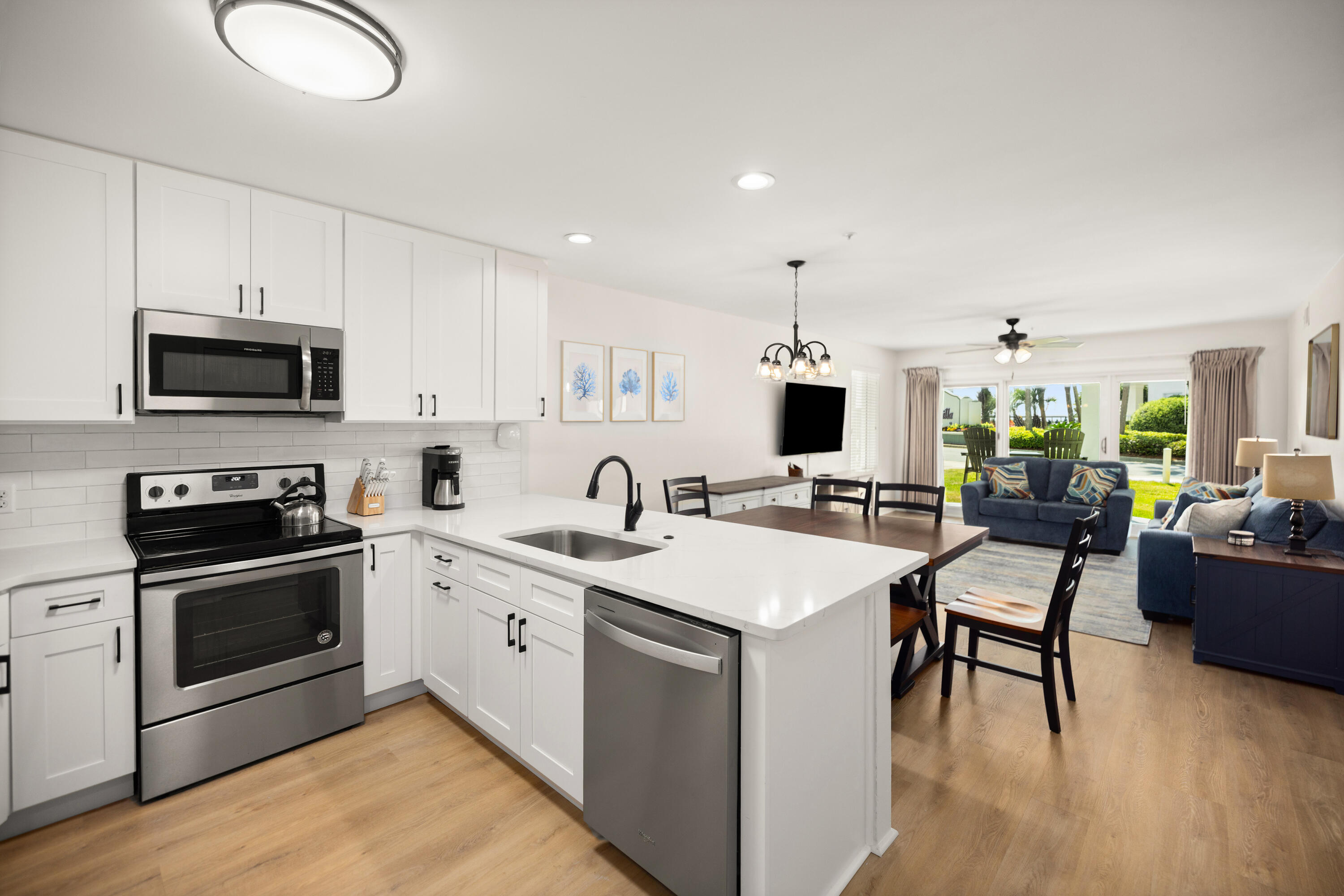 MARAVILLA CONDO 1 - Residential