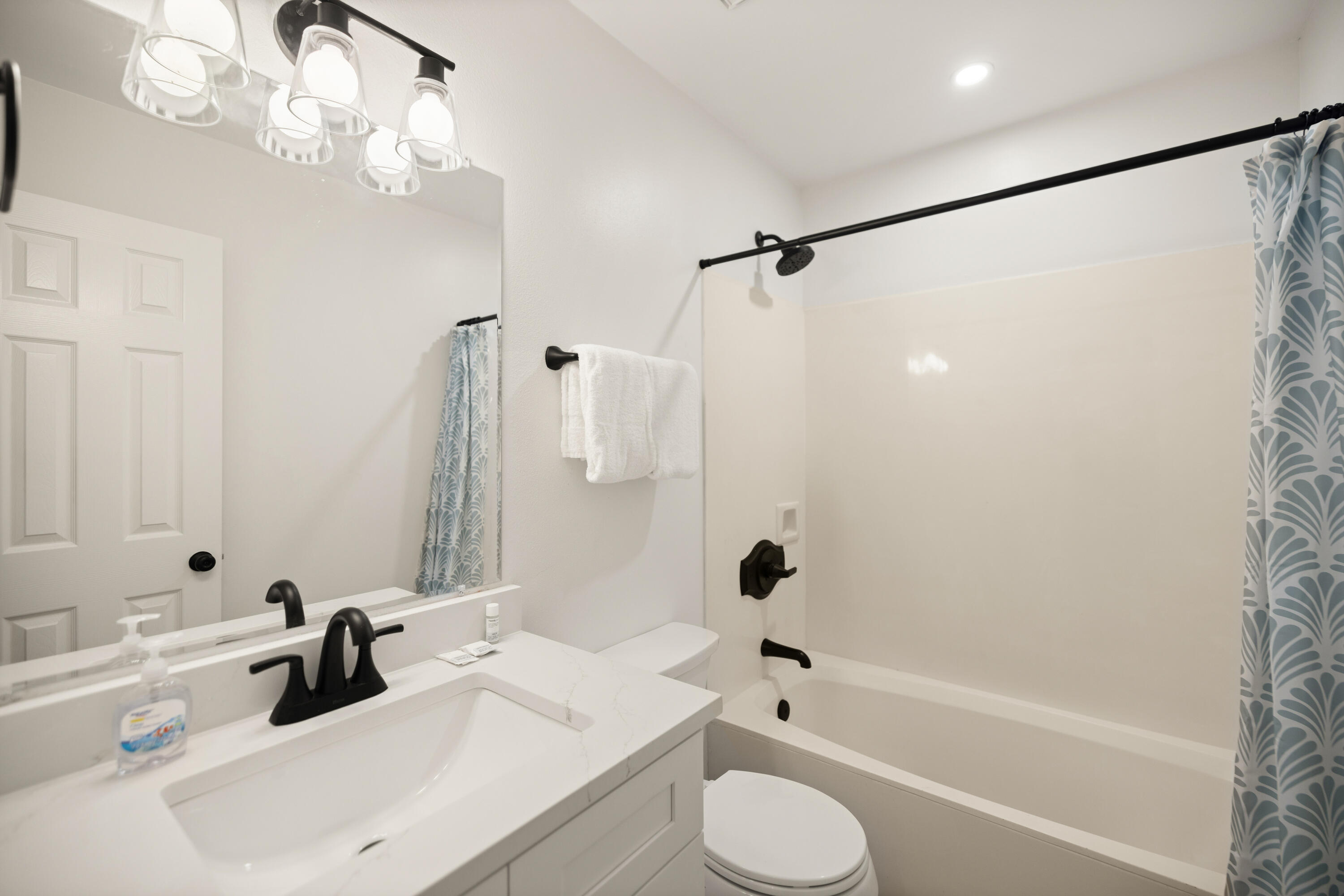 MARAVILLA CONDO 1 - Residential