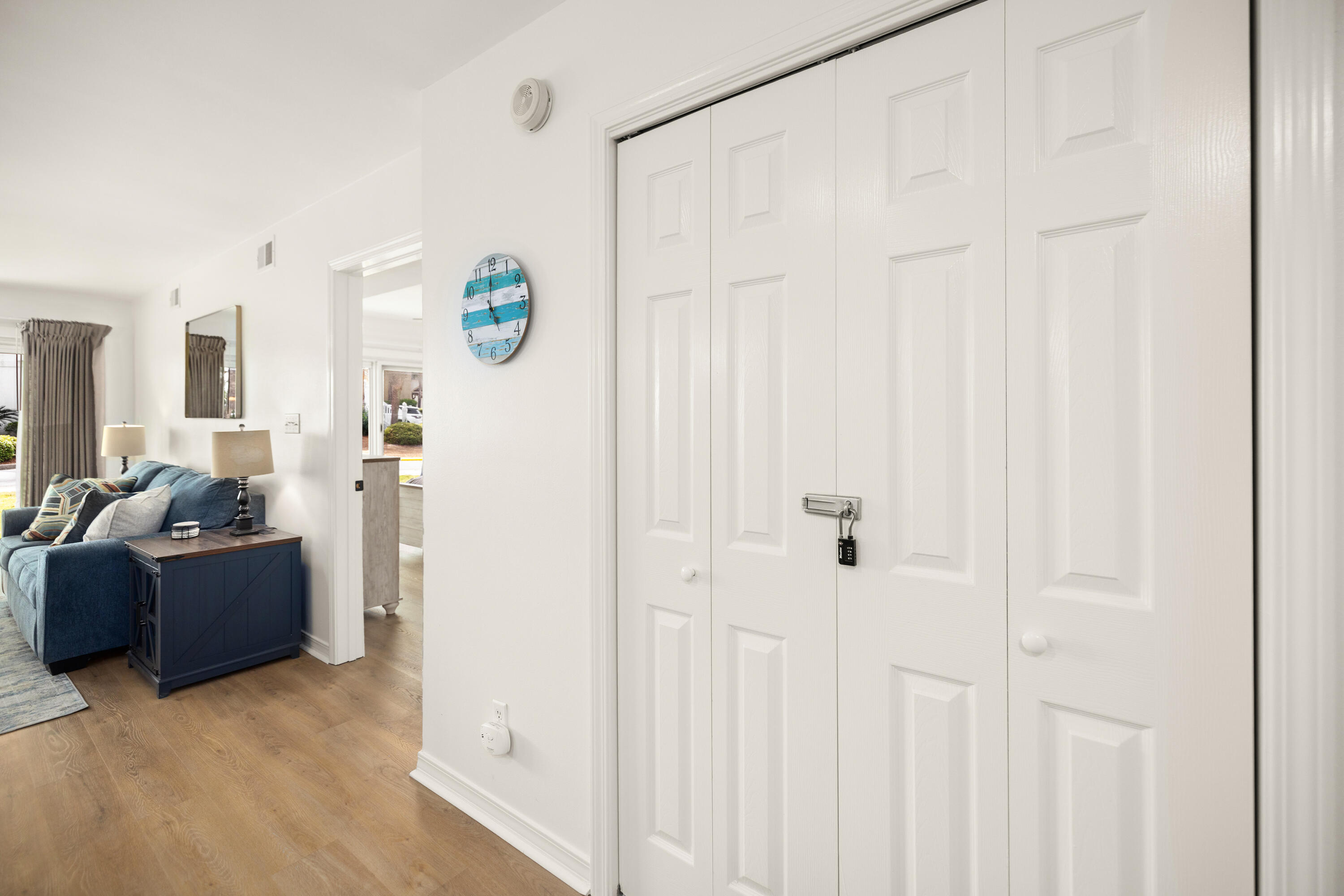 MARAVILLA CONDO 1 - Residential