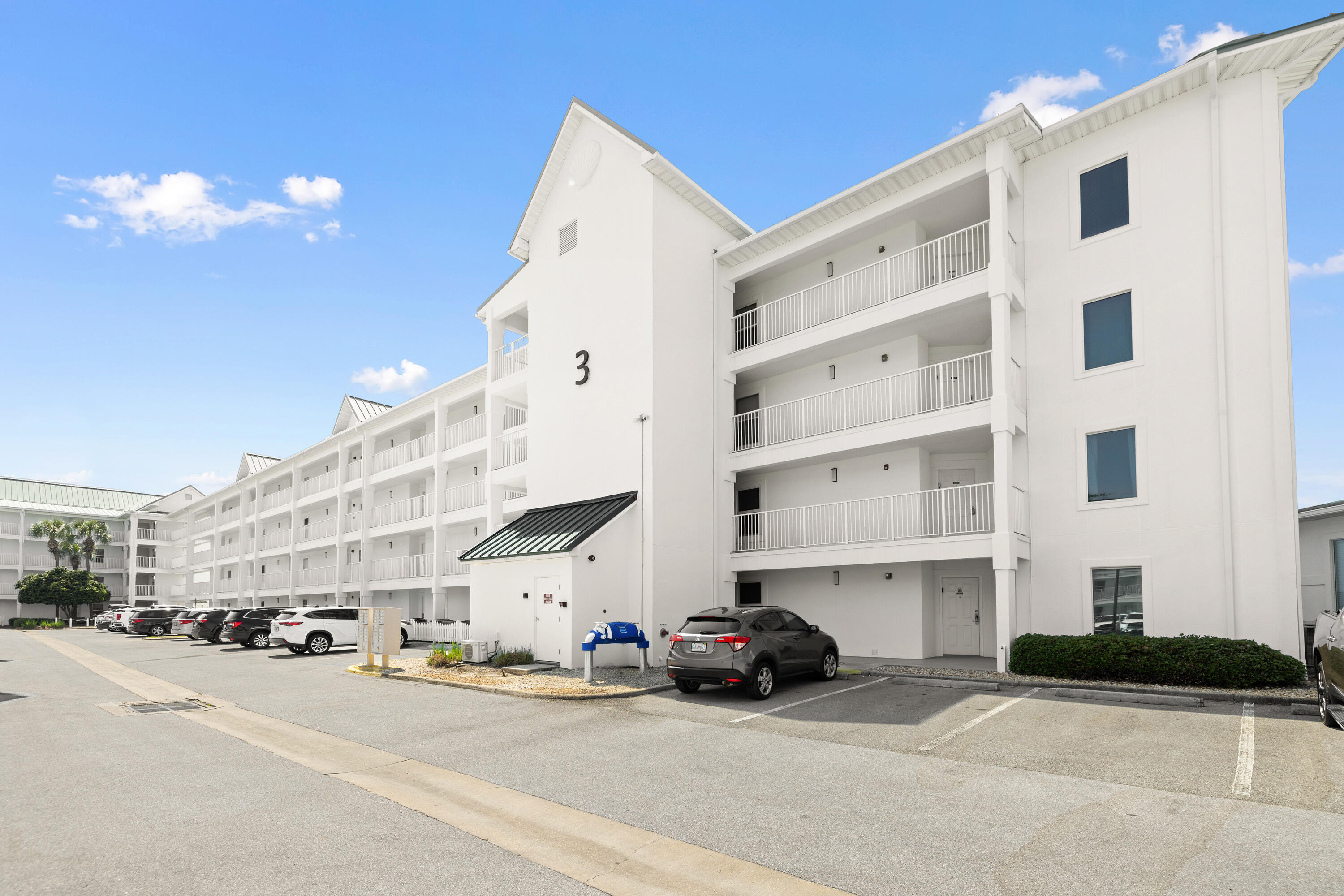 MARAVILLA CONDO 1 - Residential