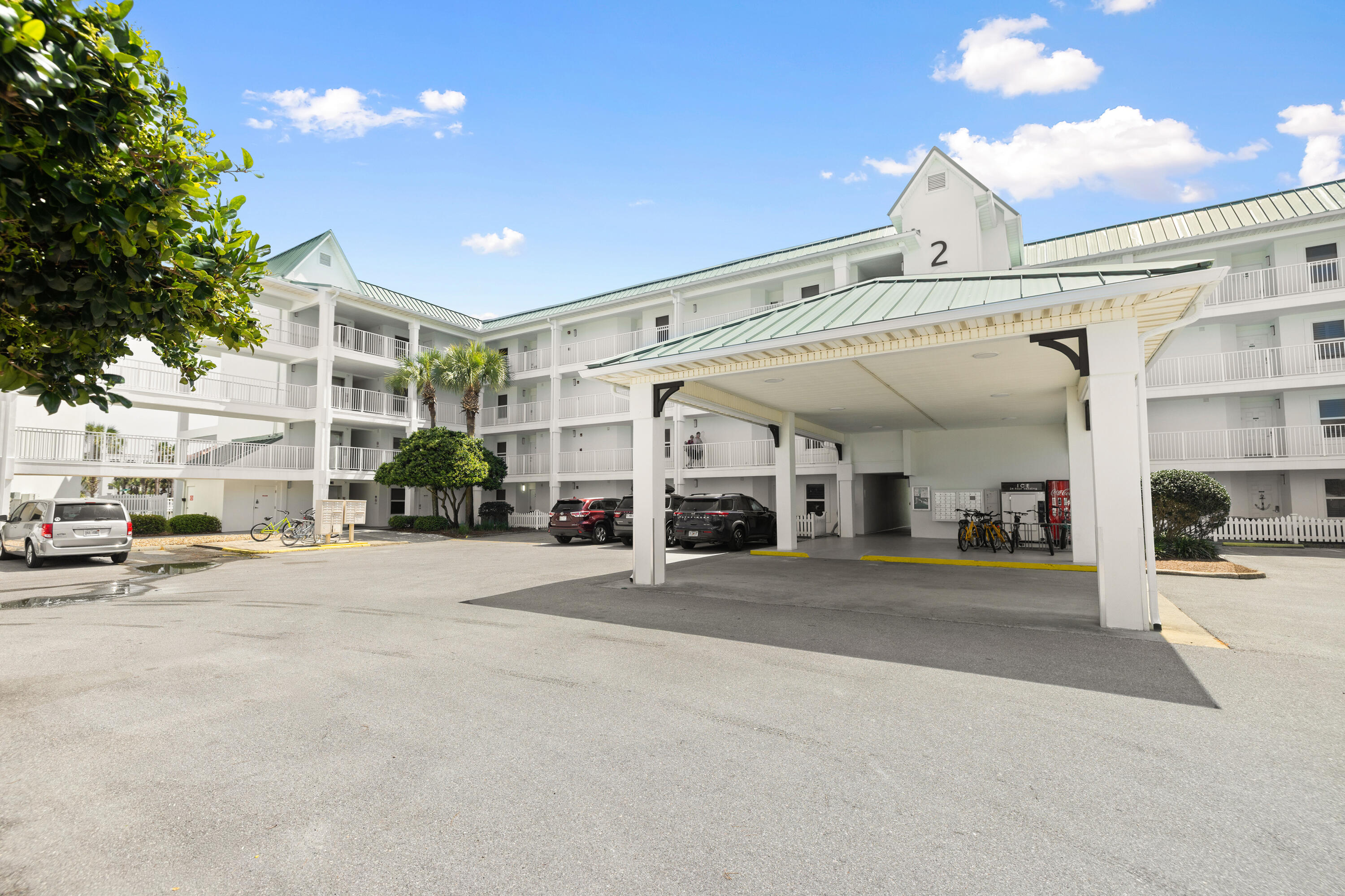 MARAVILLA CONDO 1 - Residential