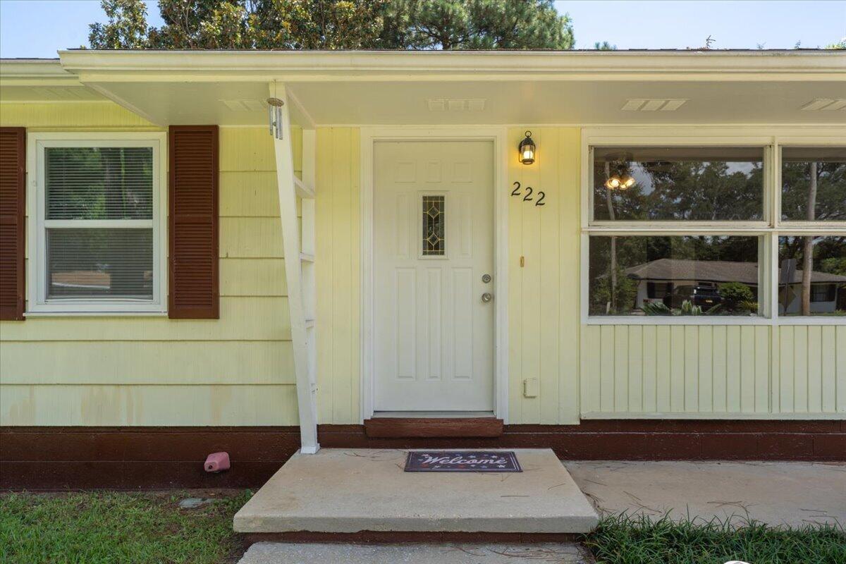 222 NW Moriarty Street