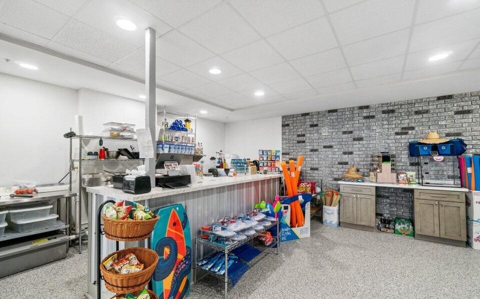 SUNRISE BEACH - Residential