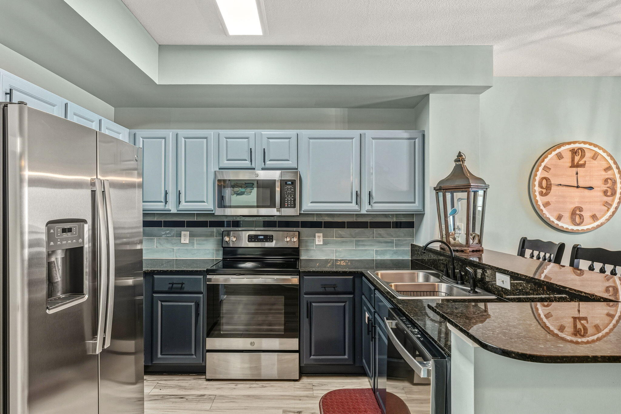 SUNRISE BEACH - Residential