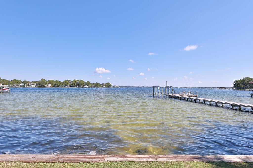 217 NE Yacht Club Drive
