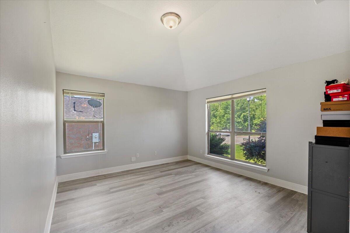 ROBIN'S RIDGE - Residential