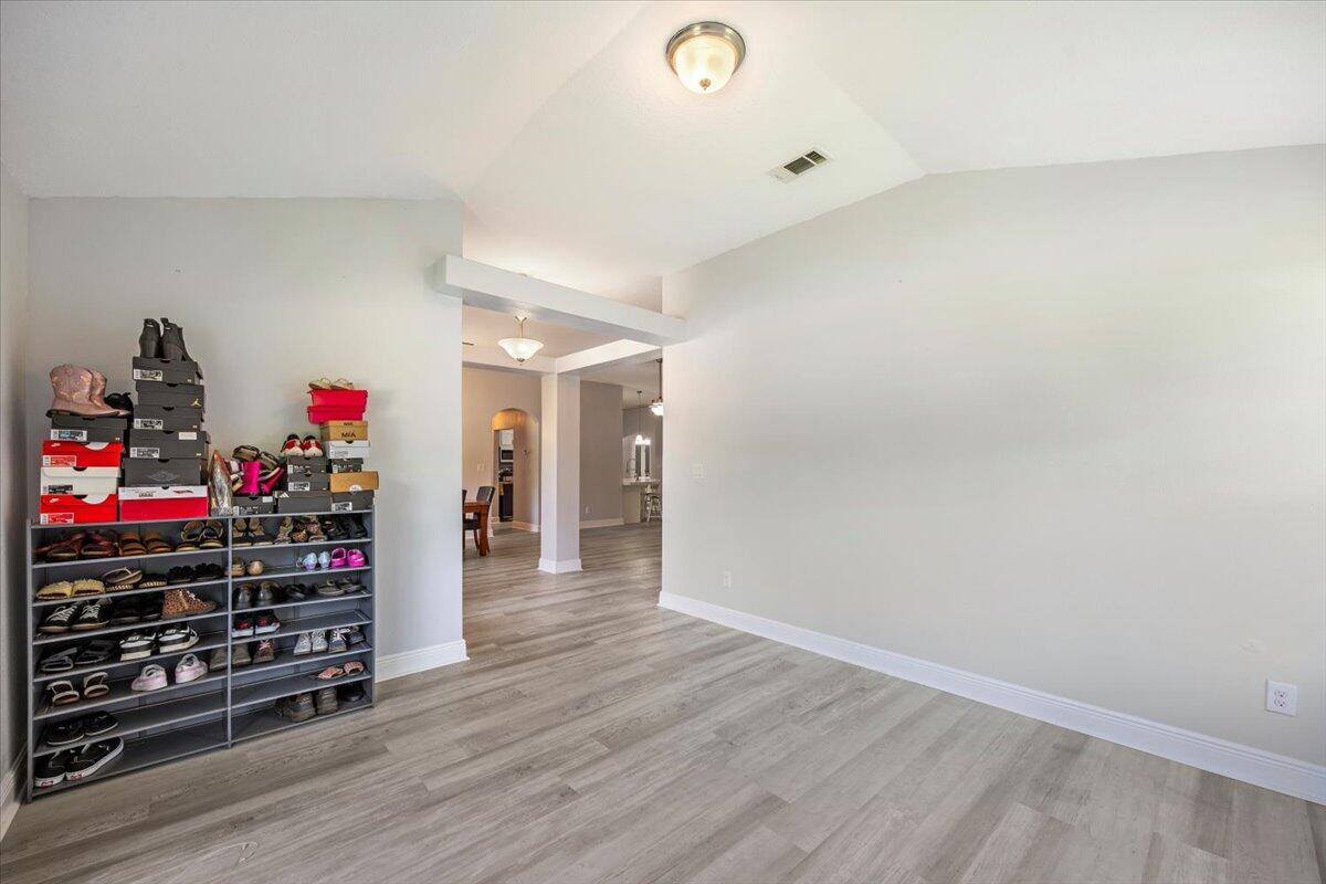 ROBIN'S RIDGE - Residential