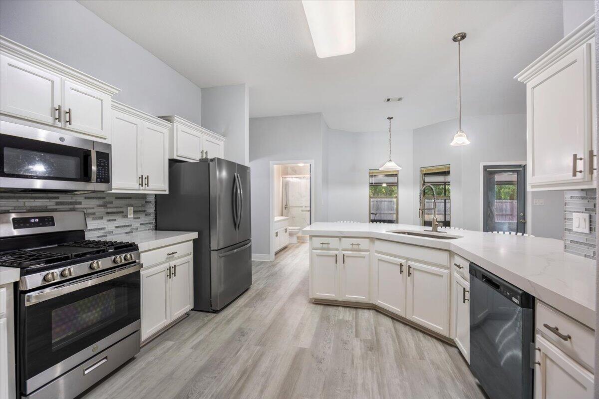 ROBIN'S RIDGE - Residential