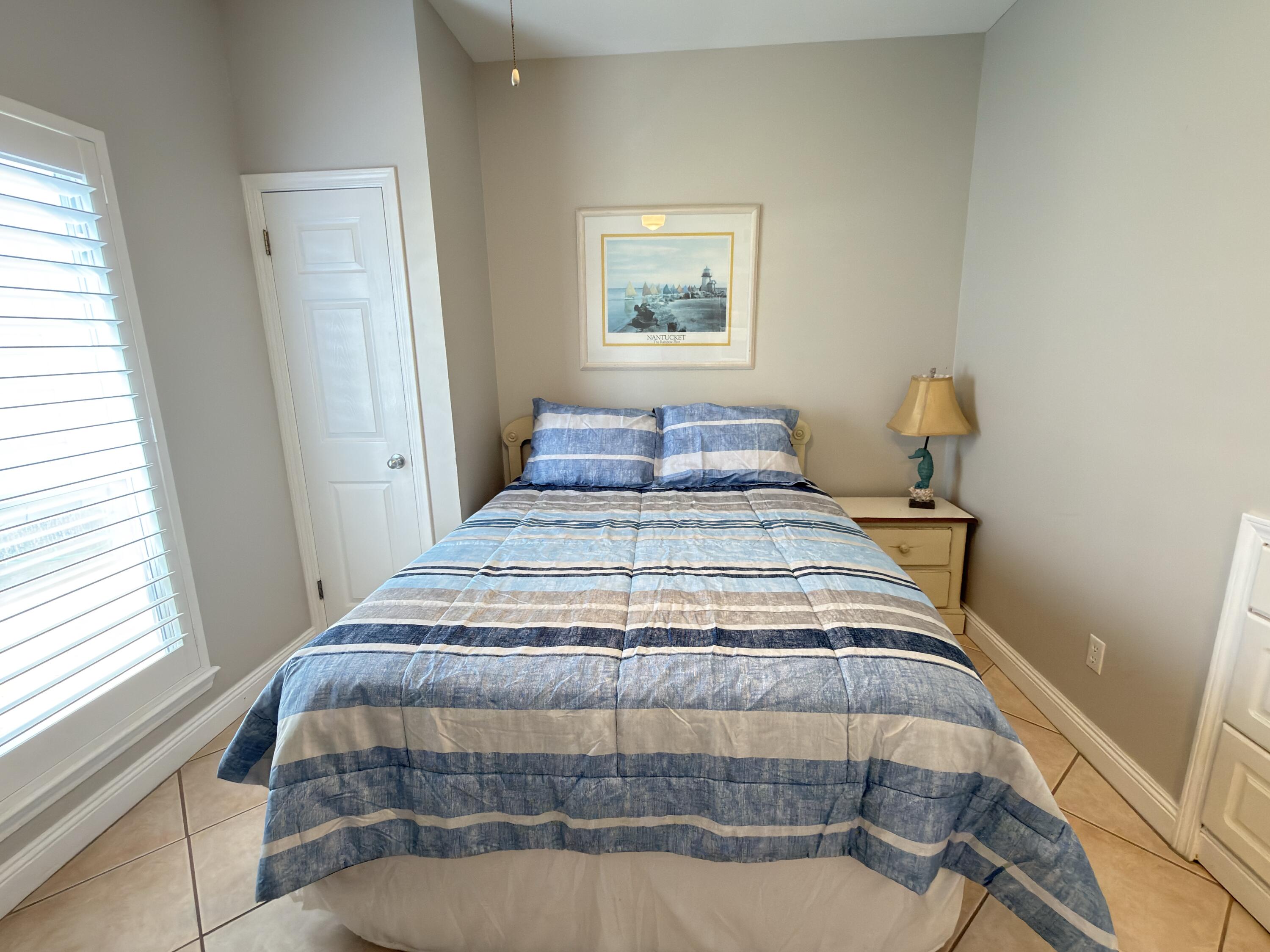 NANTUCKET COTTAGES - Residential