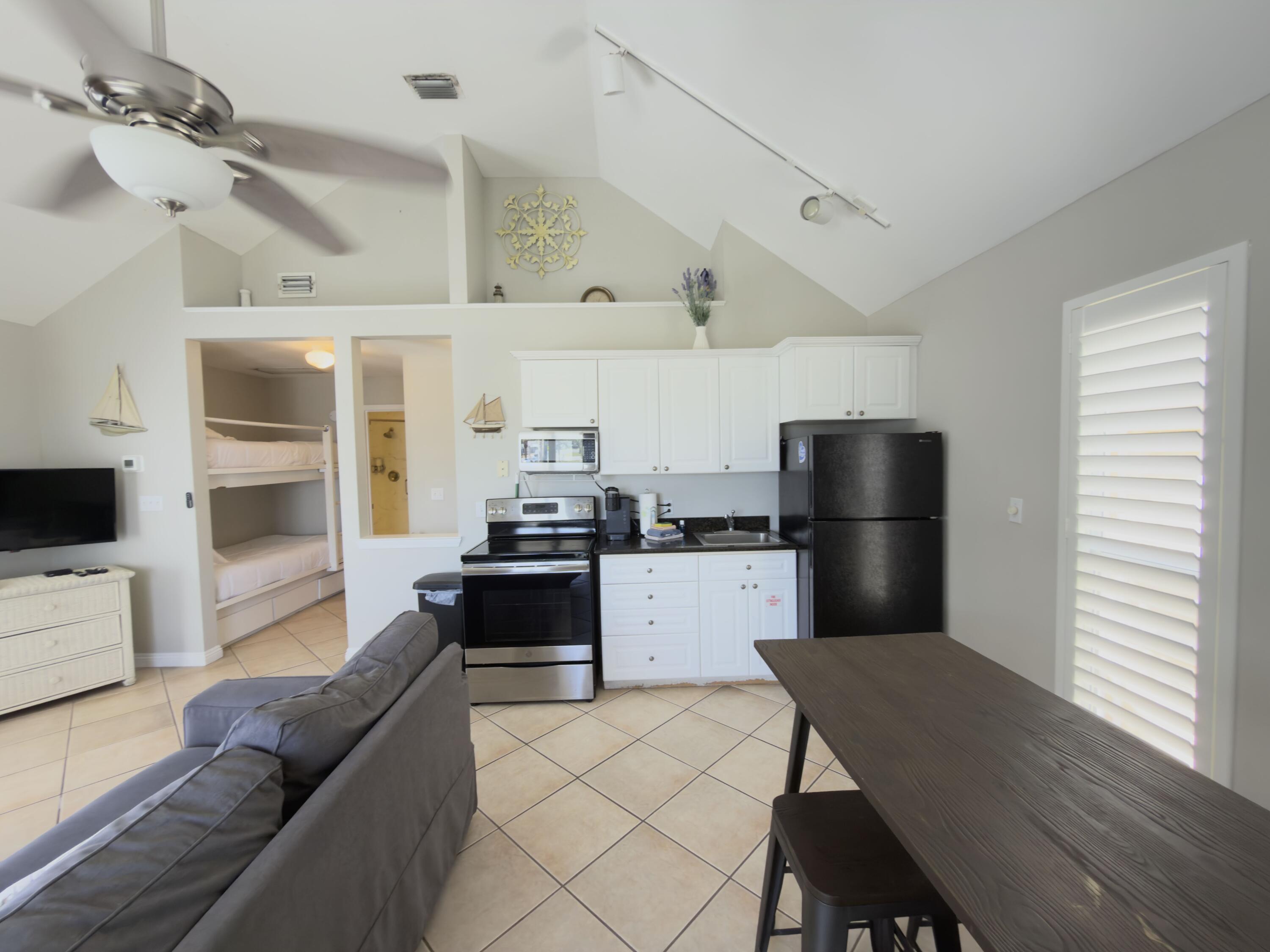 NANTUCKET COTTAGES - Residential