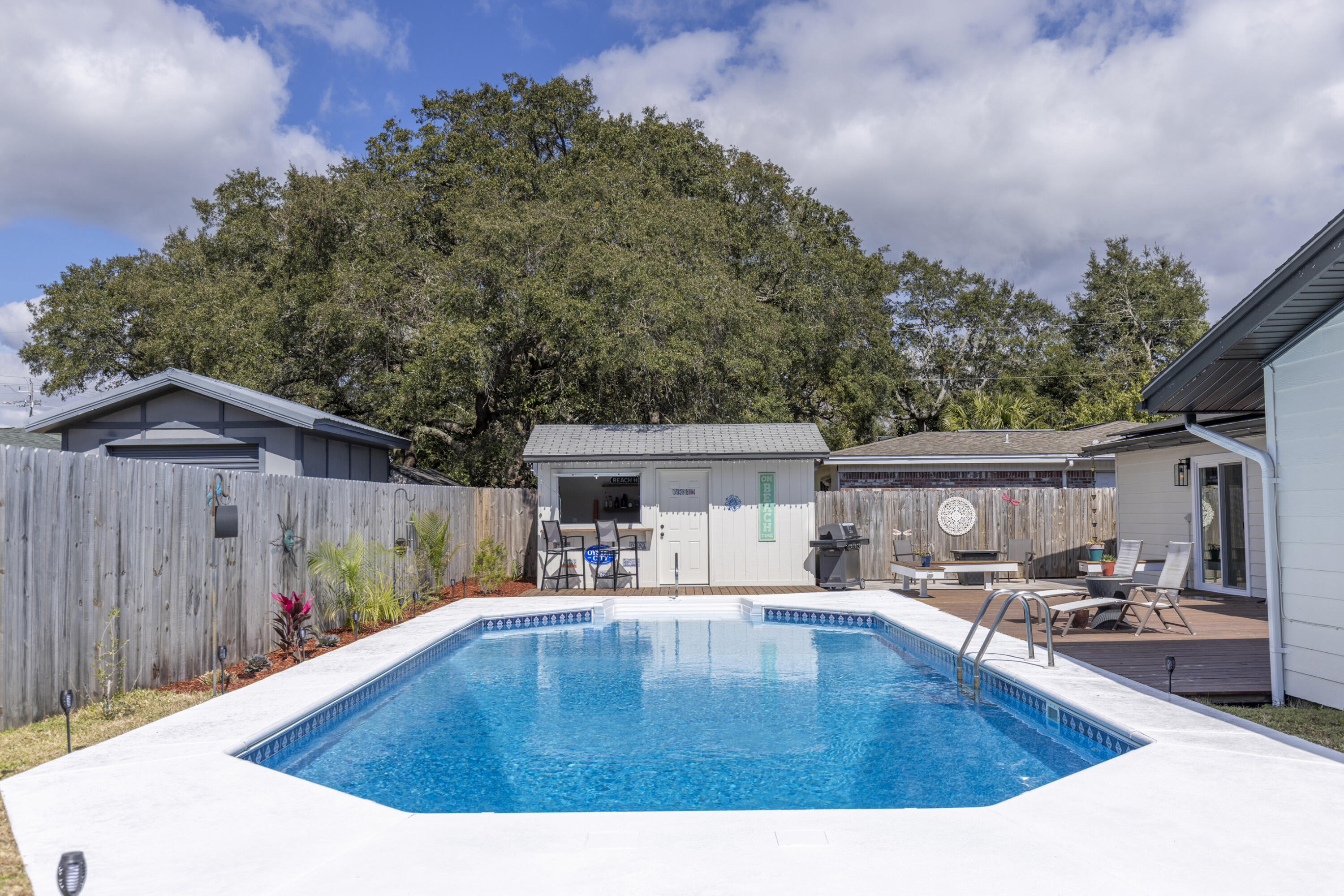 Port Dixie - Residential