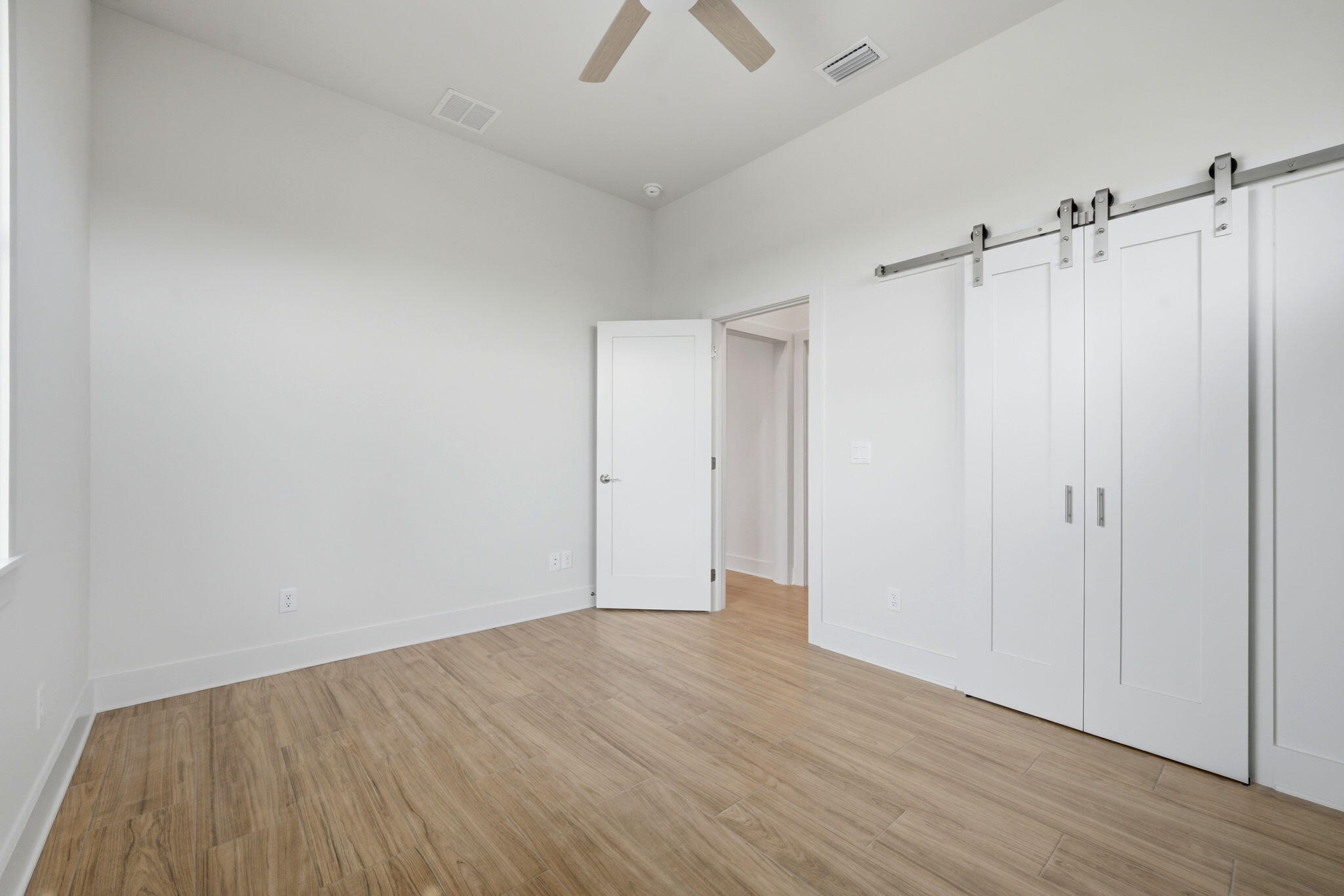 PARASOL WEST - Residential