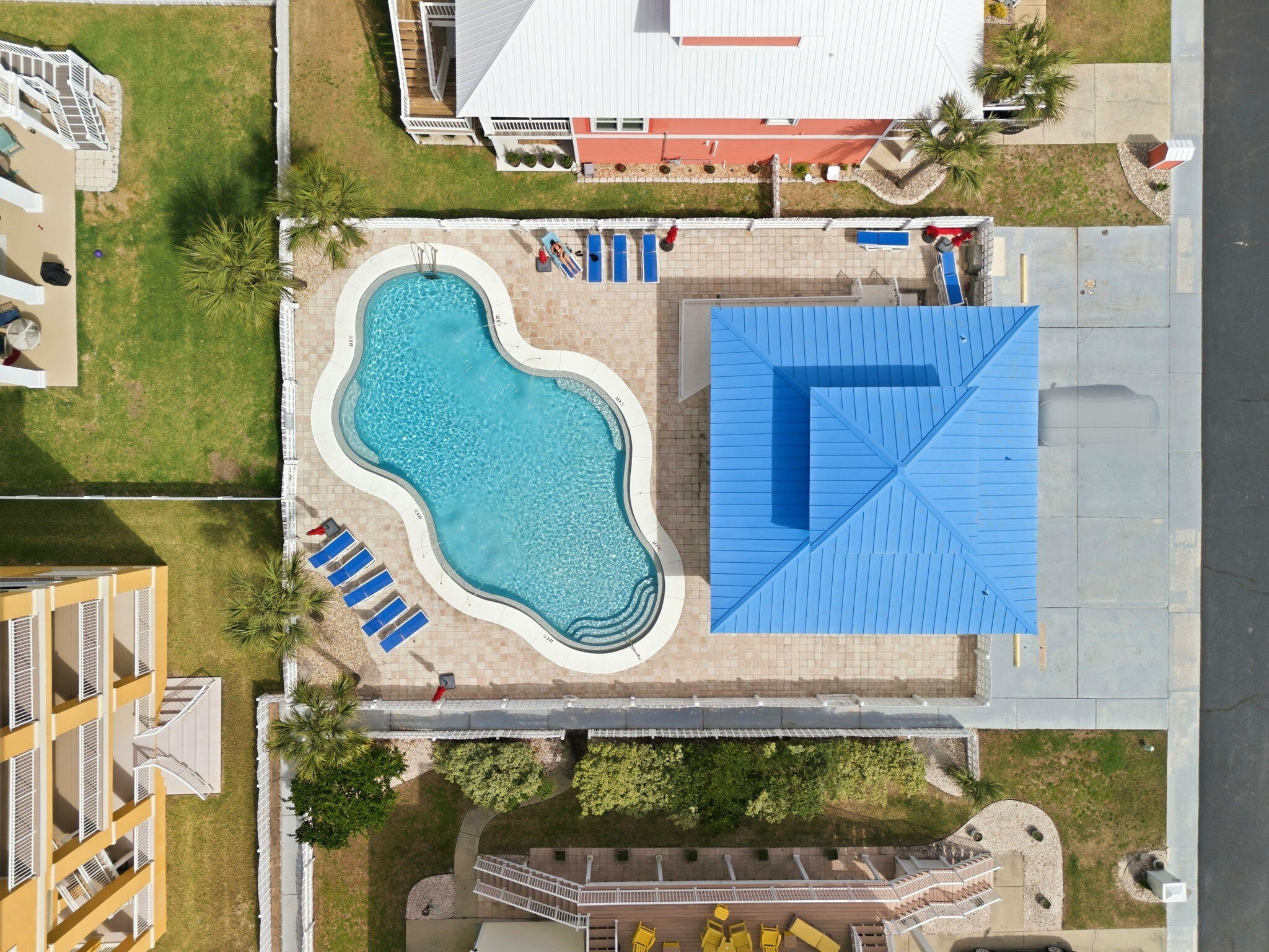 PARASOL WEST - Residential