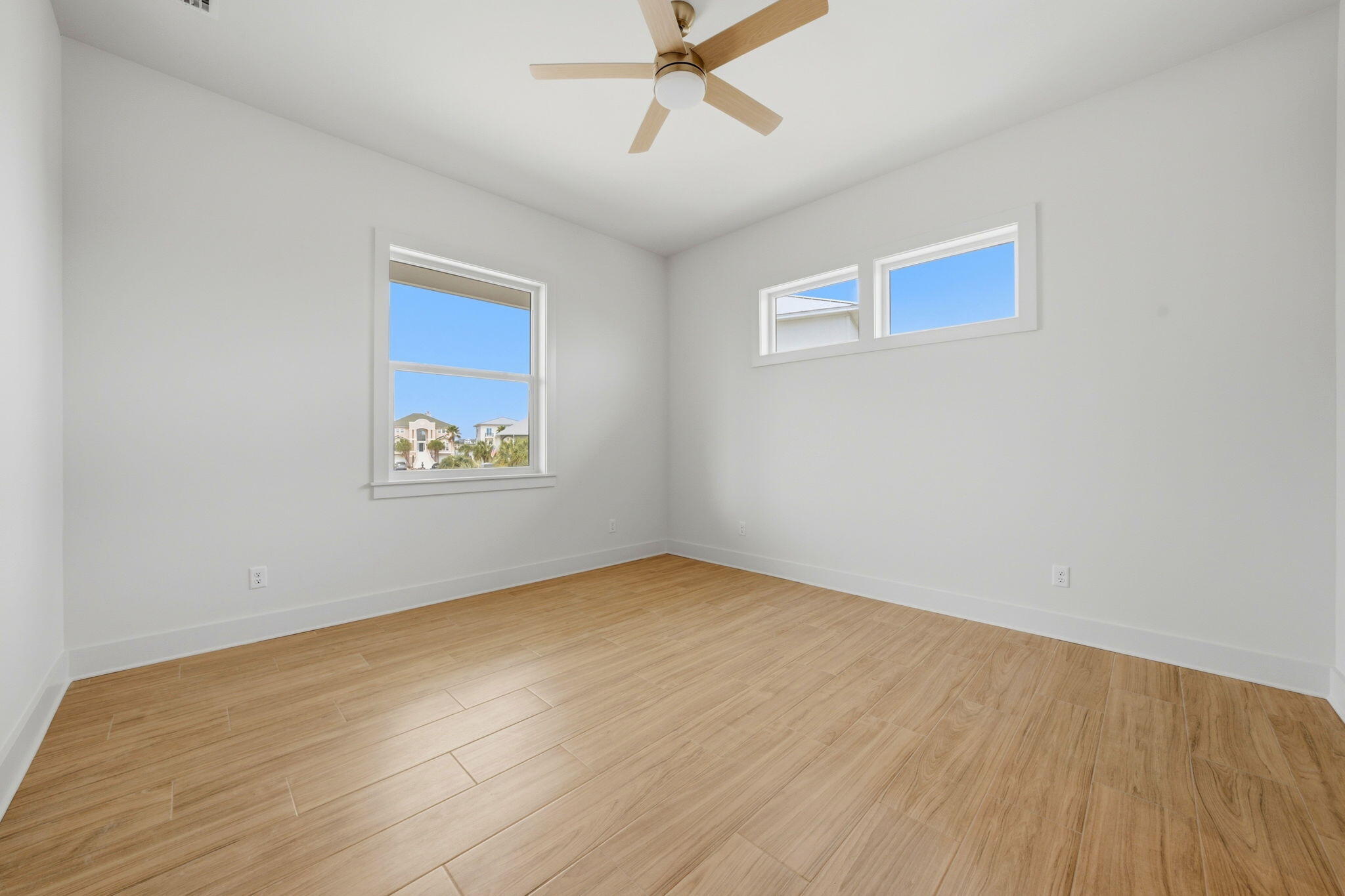 PARASOL WEST - Residential