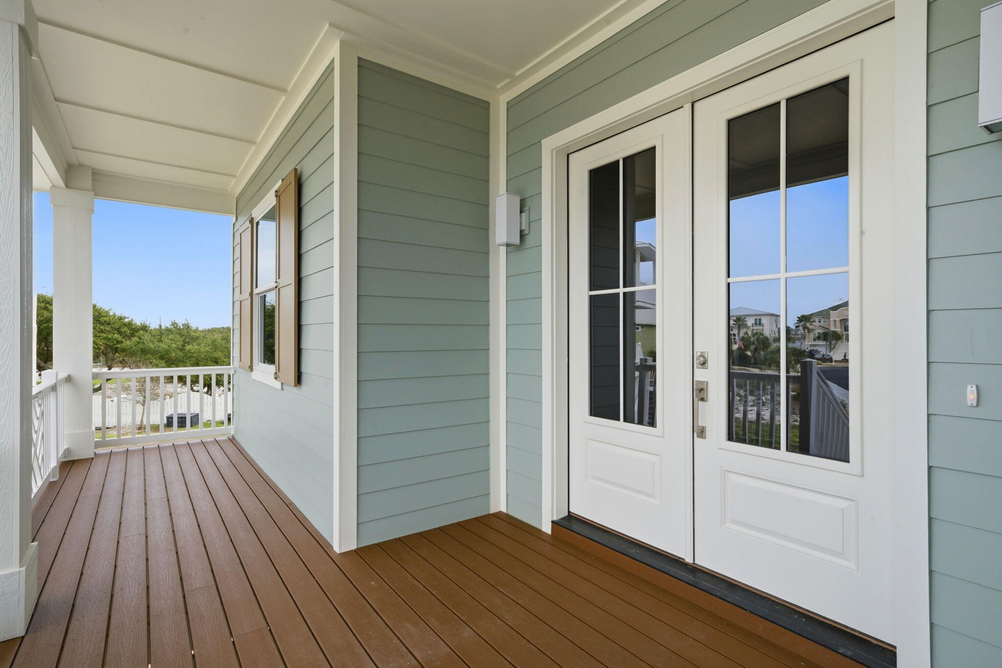 PARASOL WEST - Residential