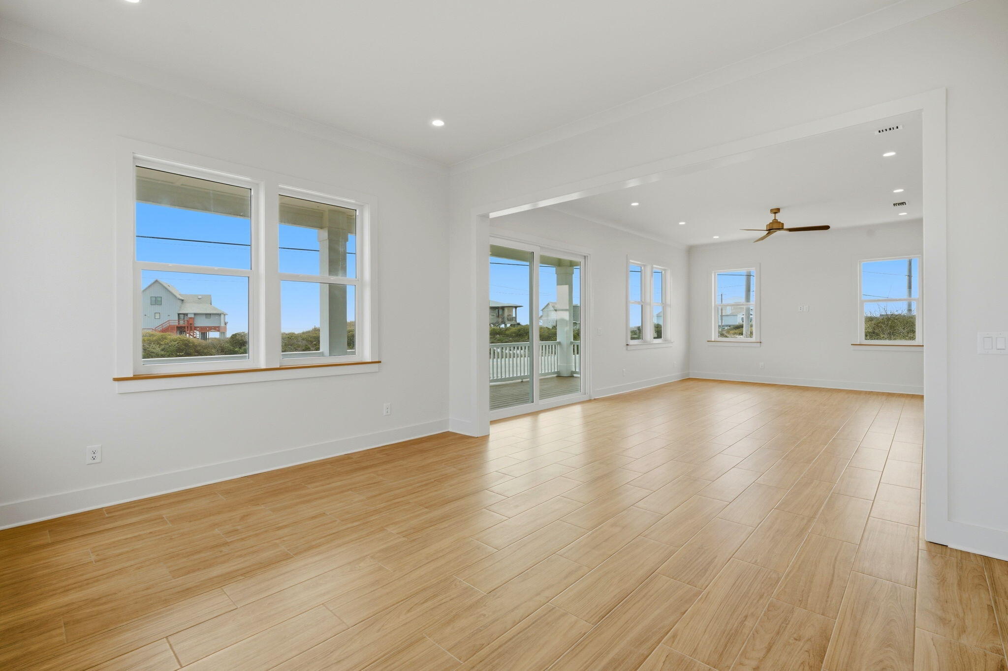 PARASOL WEST - Residential