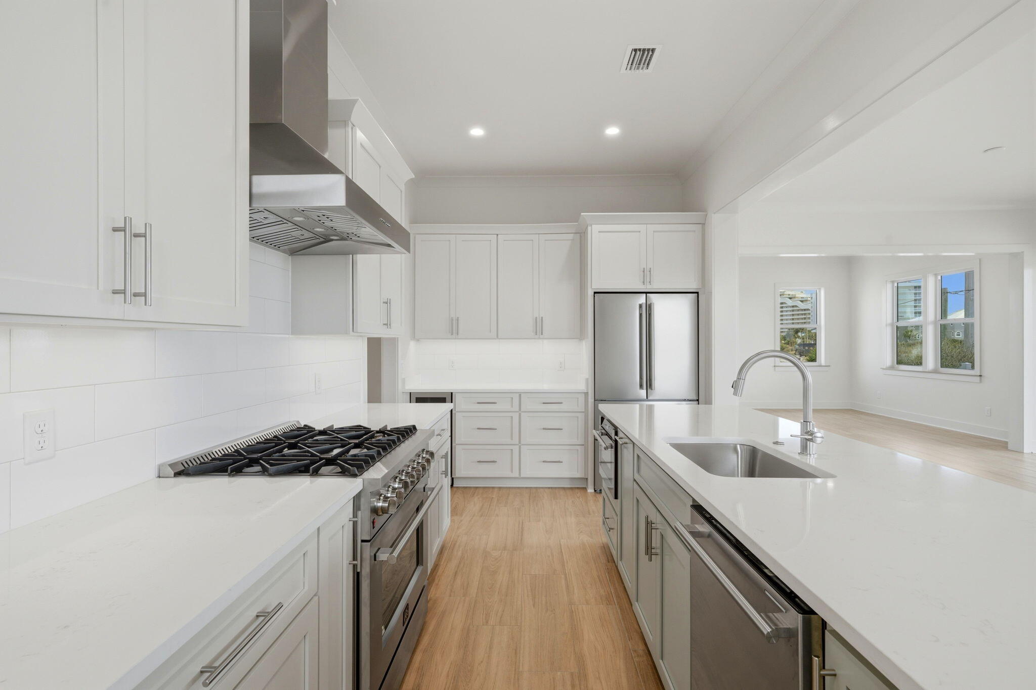 PARASOL WEST - Residential