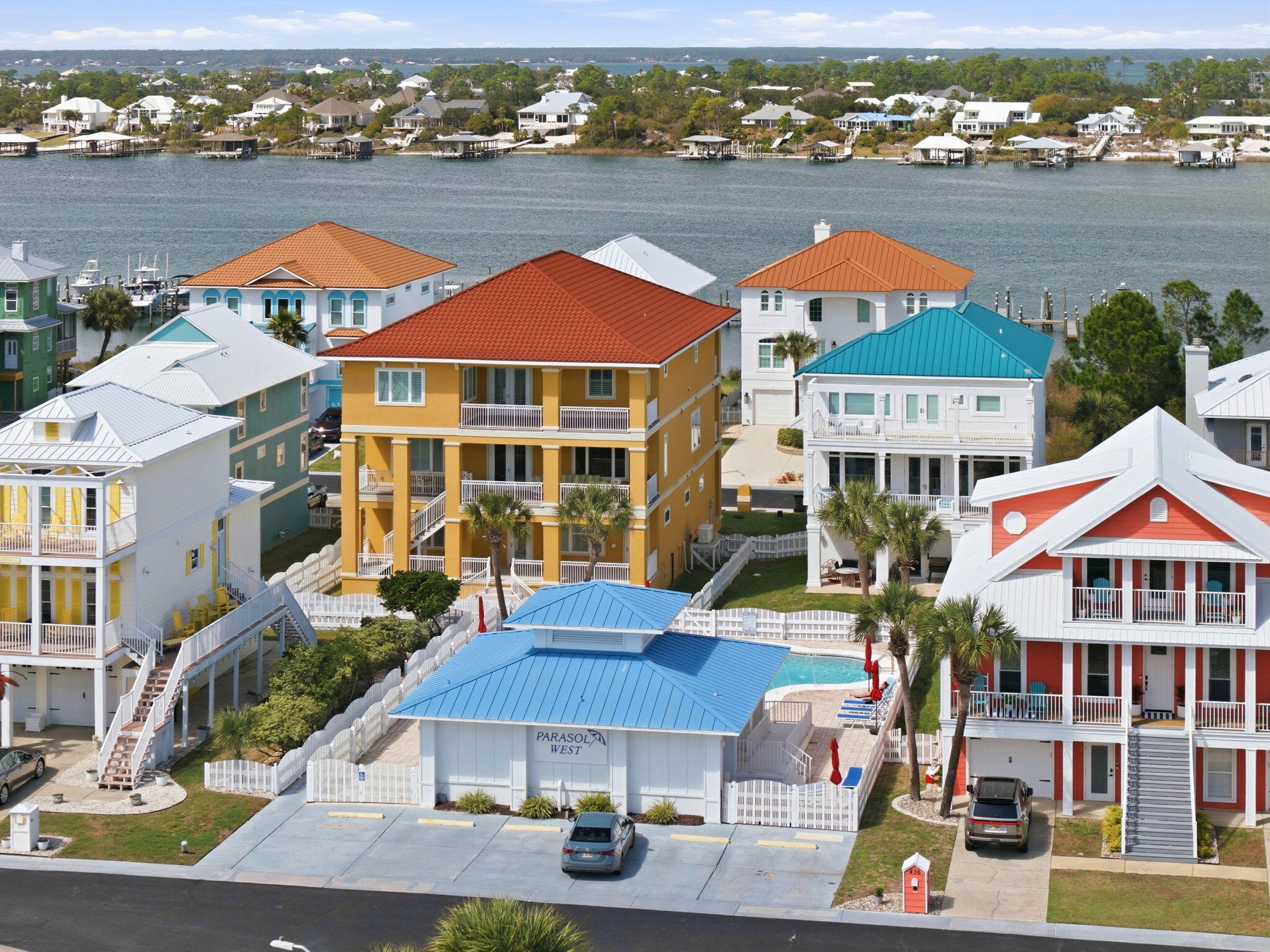 PARASOL WEST - Residential