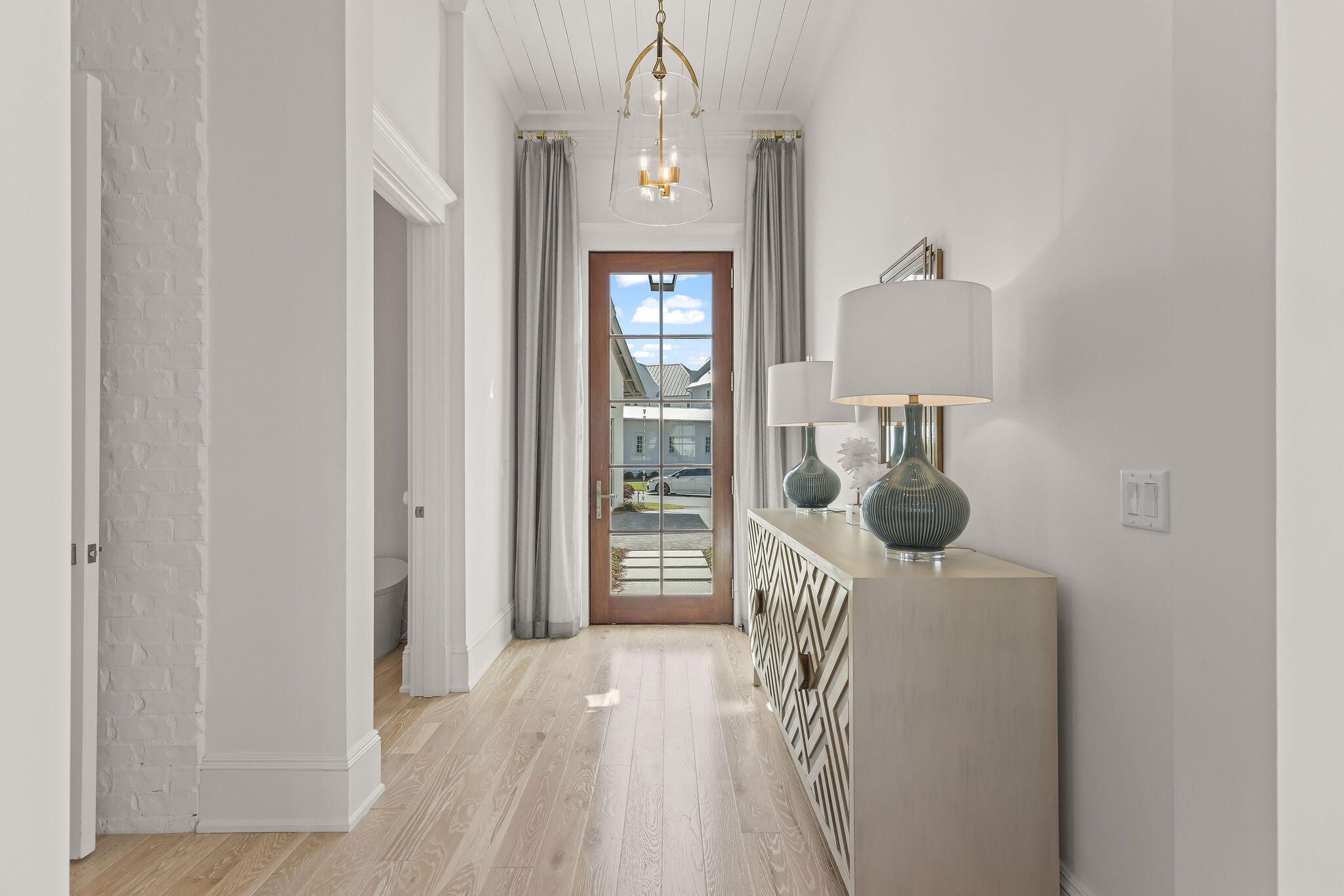 CHURCHILL OAKS - Residential