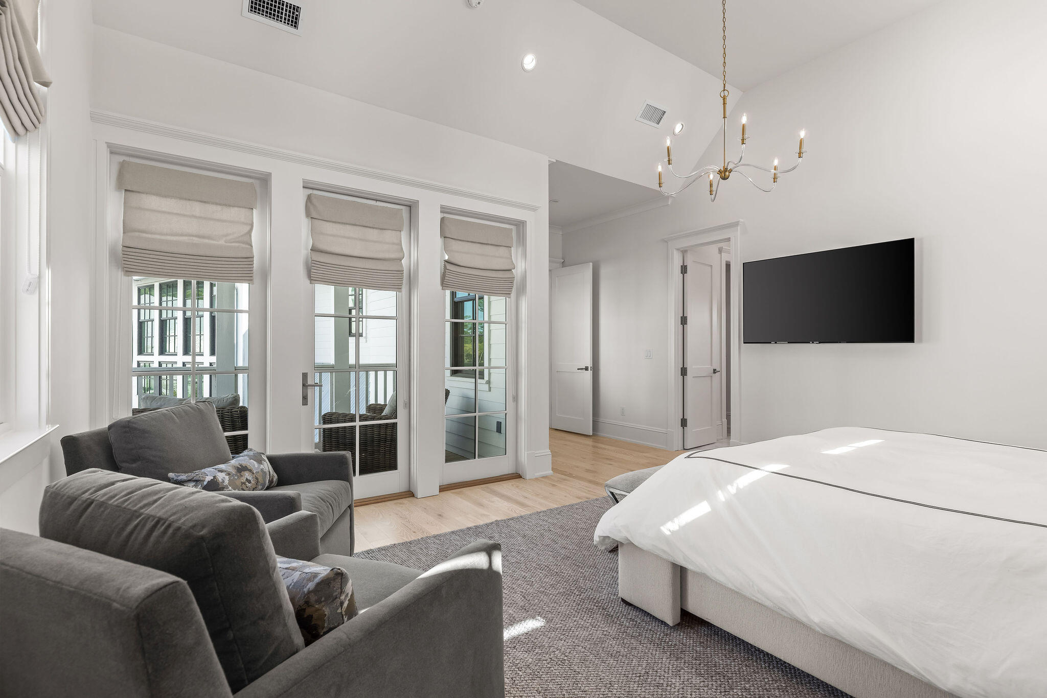 CHURCHILL OAKS - Residential