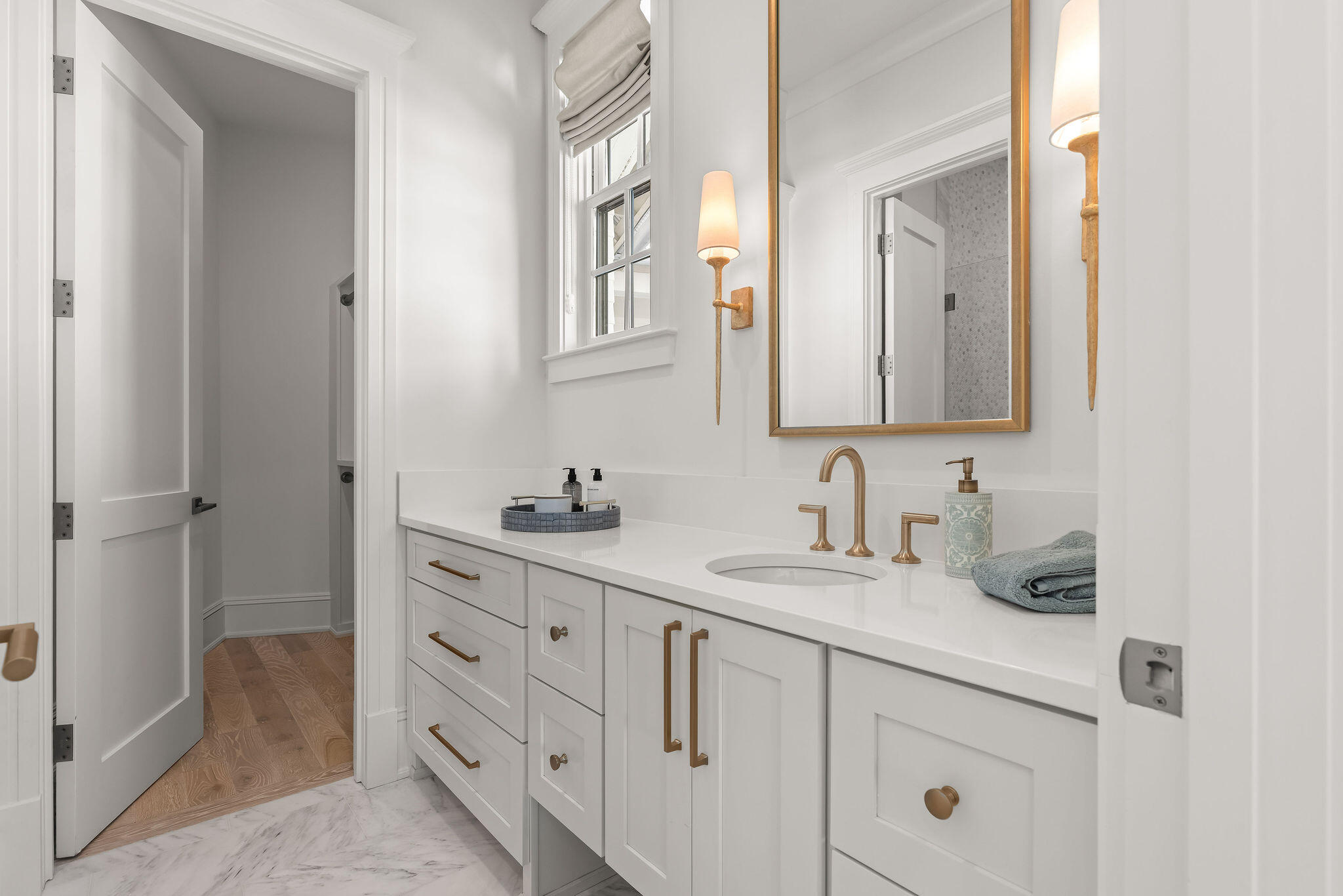 CHURCHILL OAKS - Residential