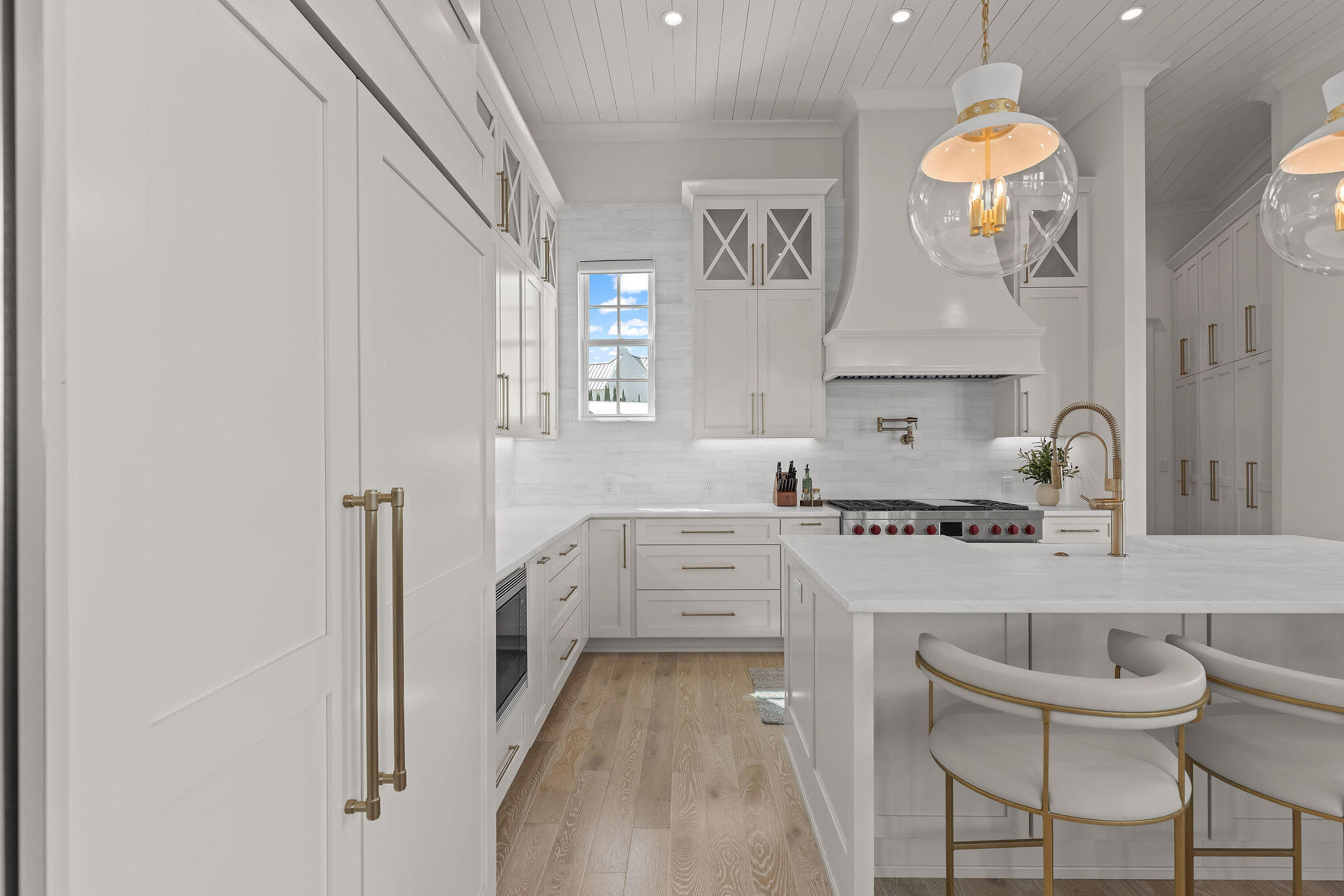 CHURCHILL OAKS - Residential