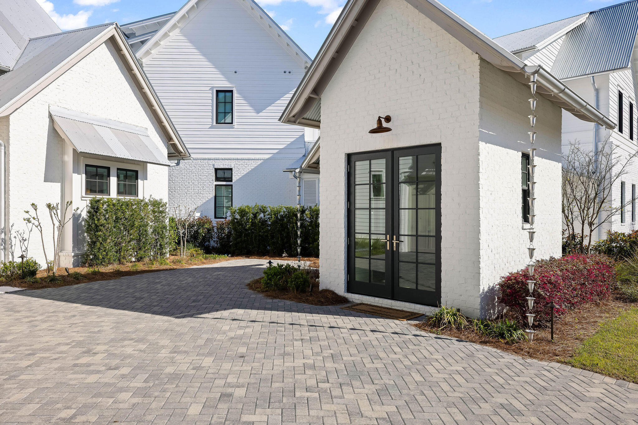 CHURCHILL OAKS - Residential