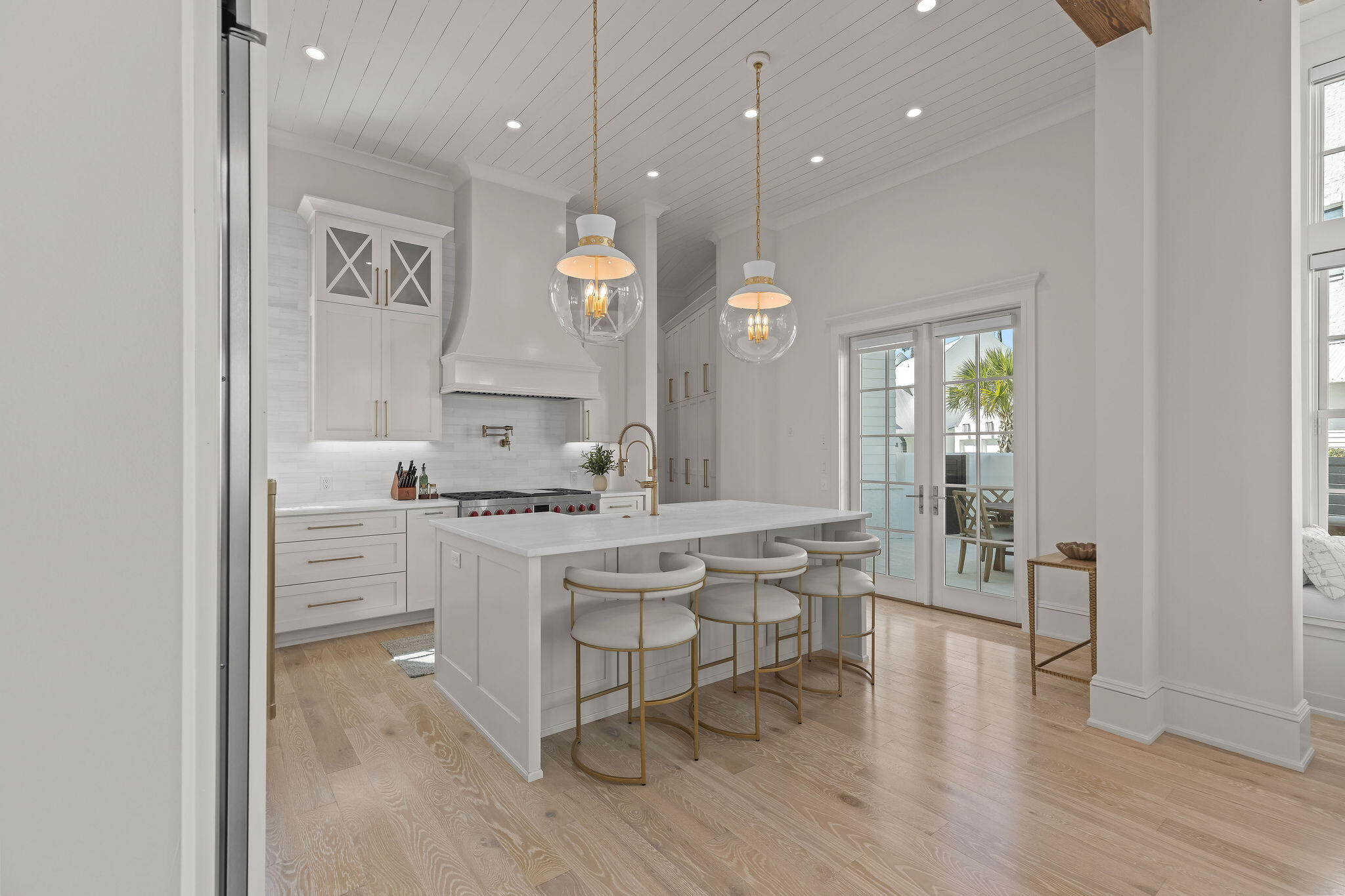 CHURCHILL OAKS - Residential