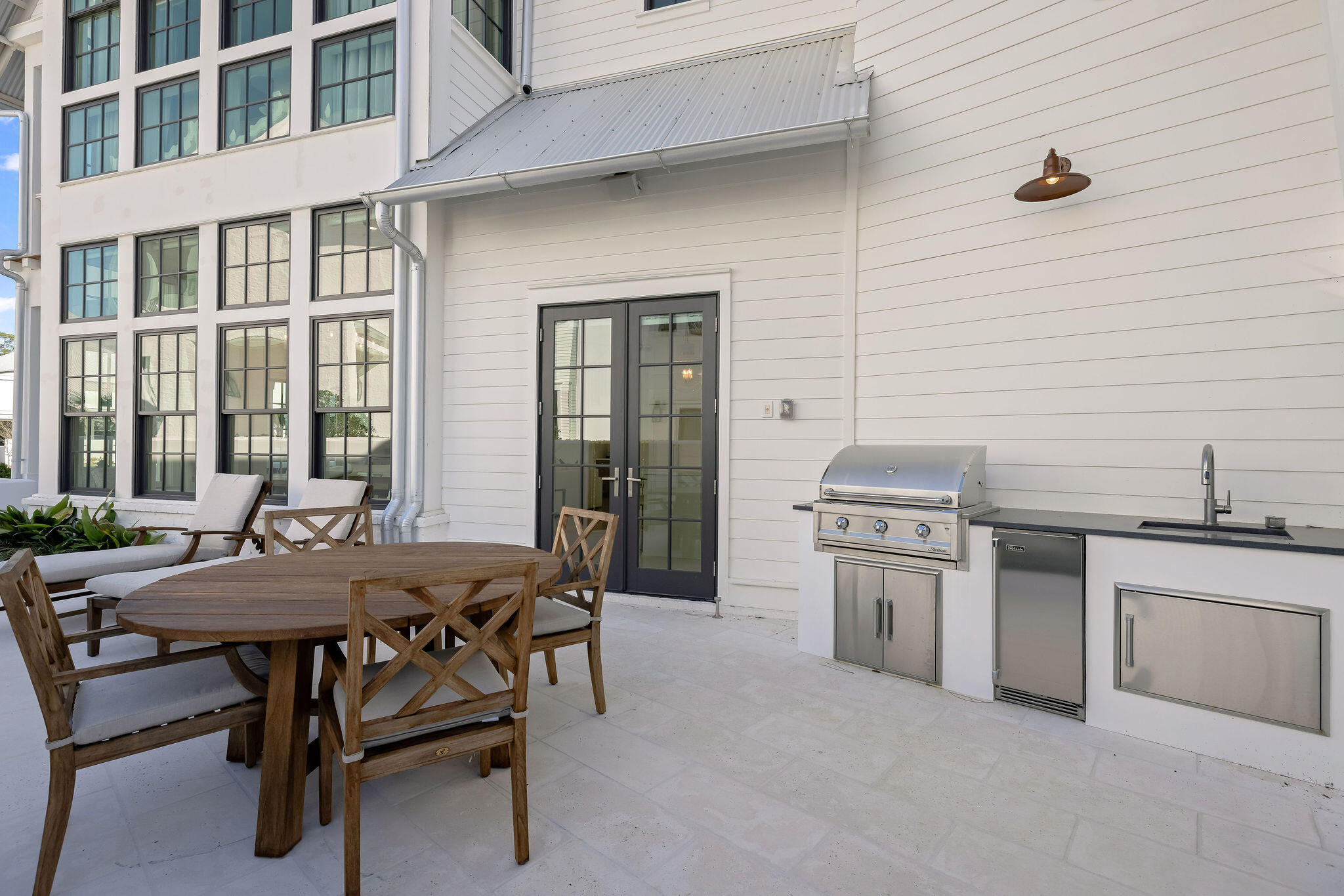 CHURCHILL OAKS - Residential