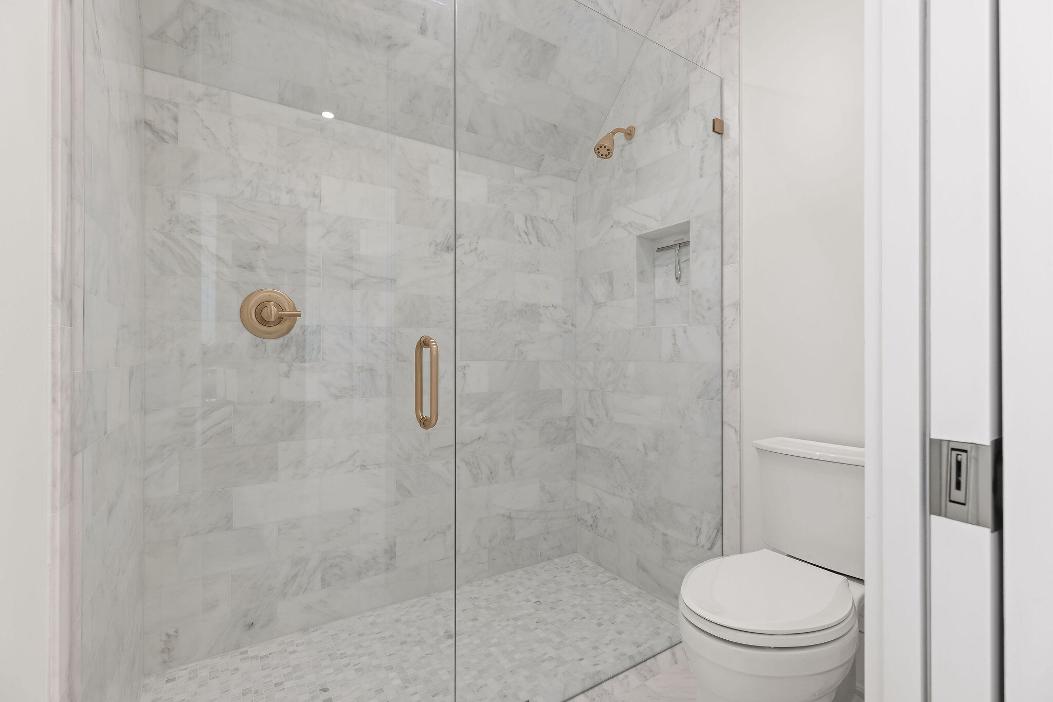 CHURCHILL OAKS - Residential