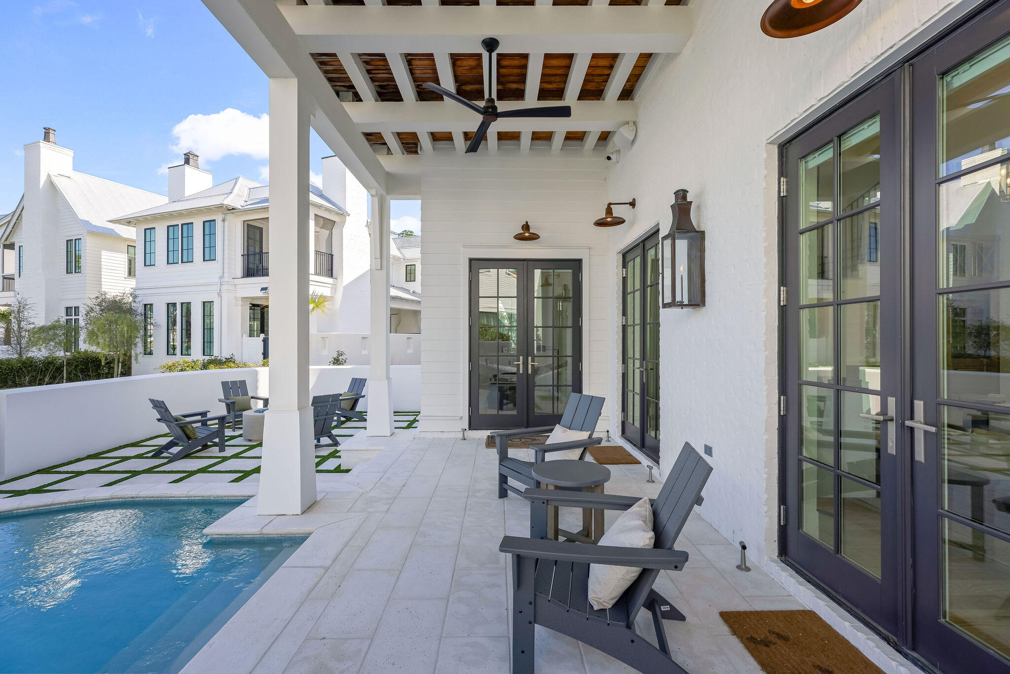 CHURCHILL OAKS - Residential