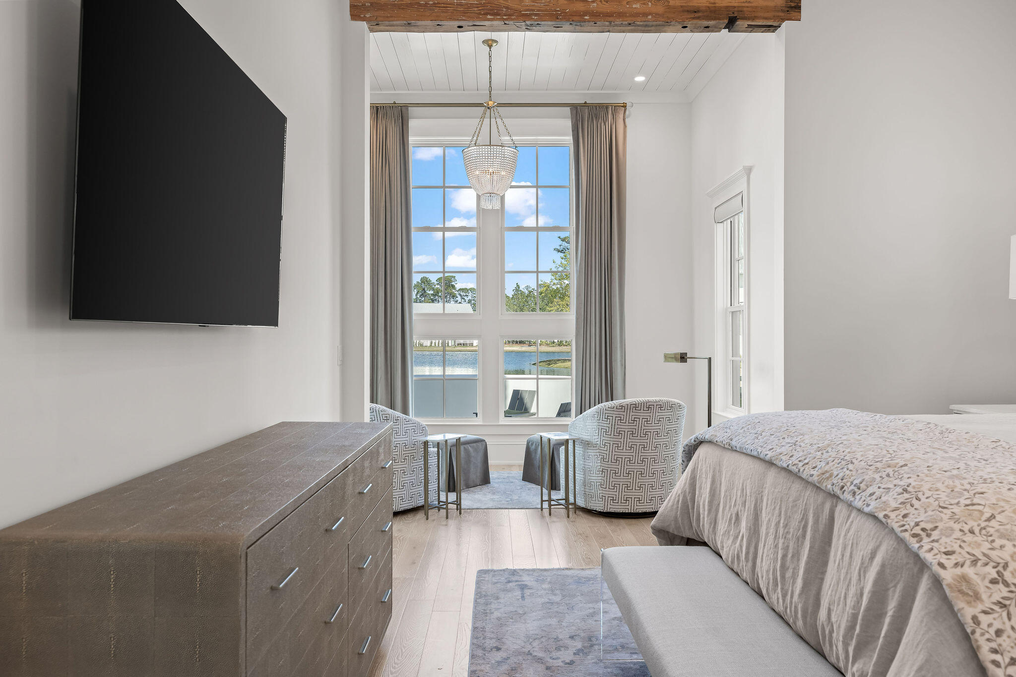 CHURCHILL OAKS - Residential