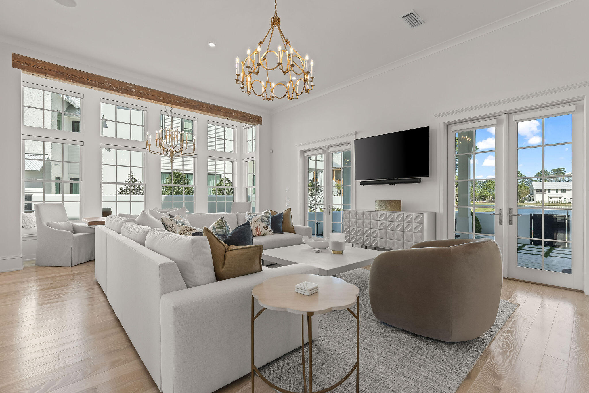 CHURCHILL OAKS - Residential