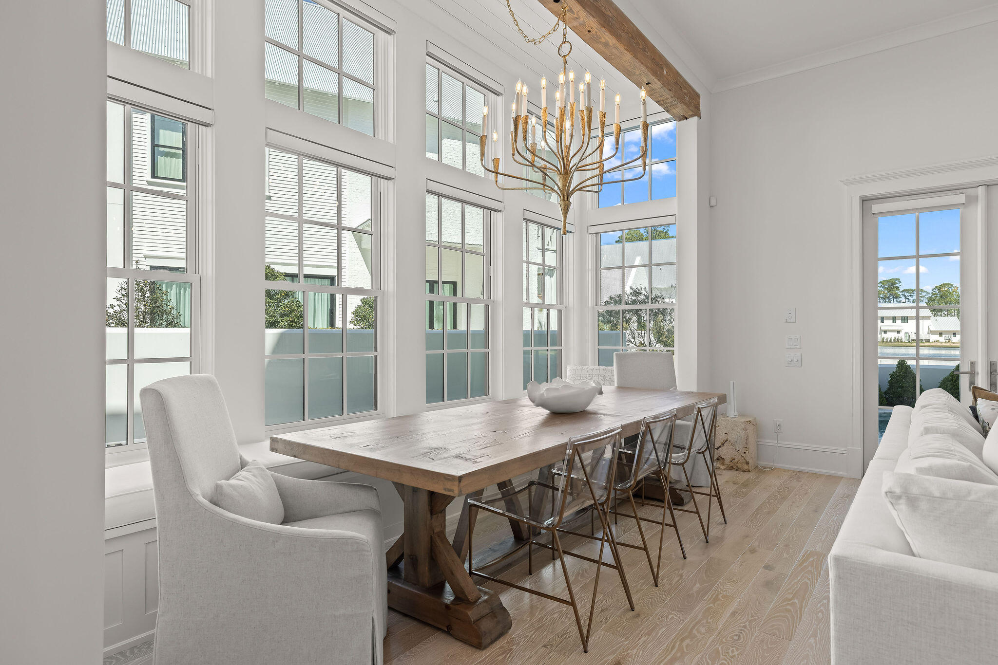 CHURCHILL OAKS - Residential