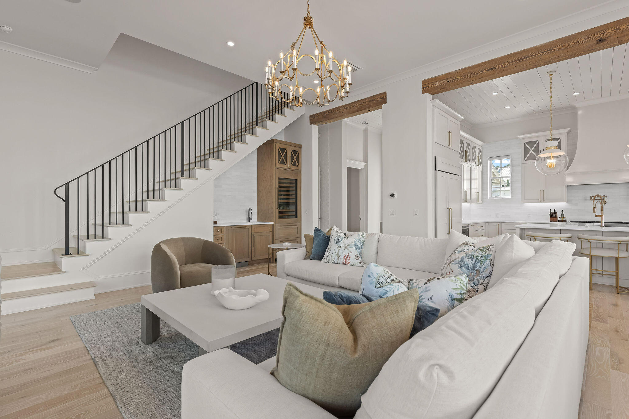 CHURCHILL OAKS - Residential