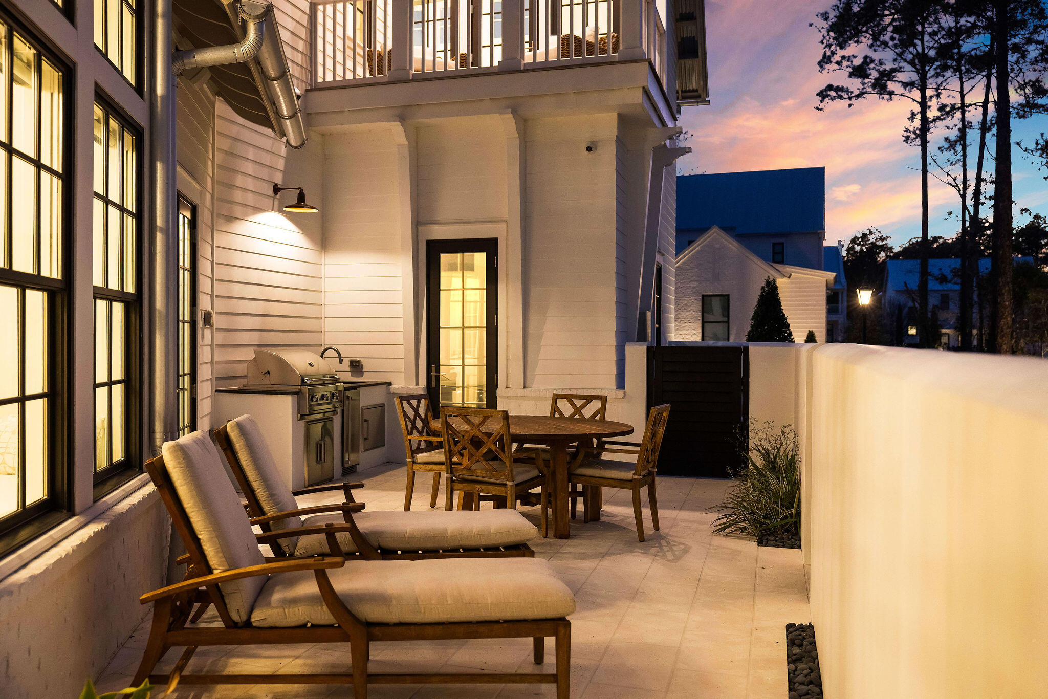 CHURCHILL OAKS - Residential