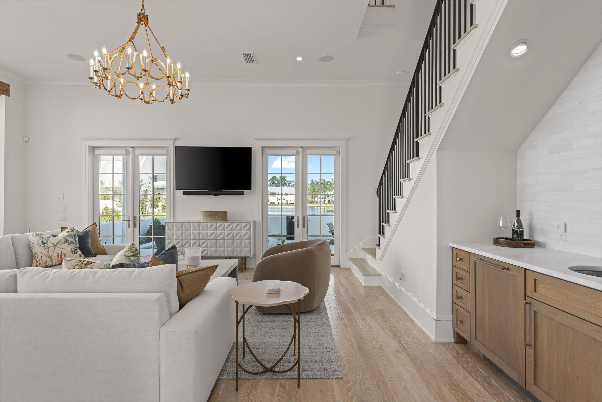 CHURCHILL OAKS - Residential