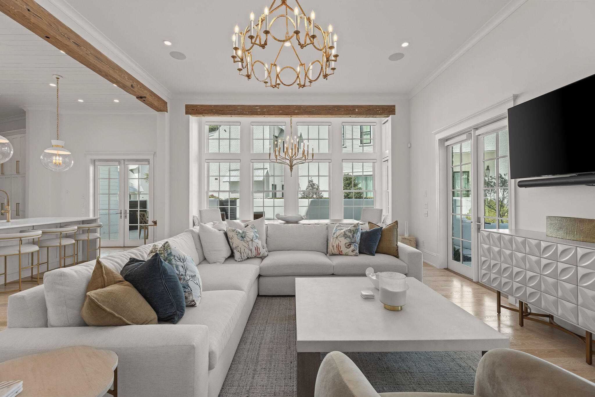 CHURCHILL OAKS - Residential