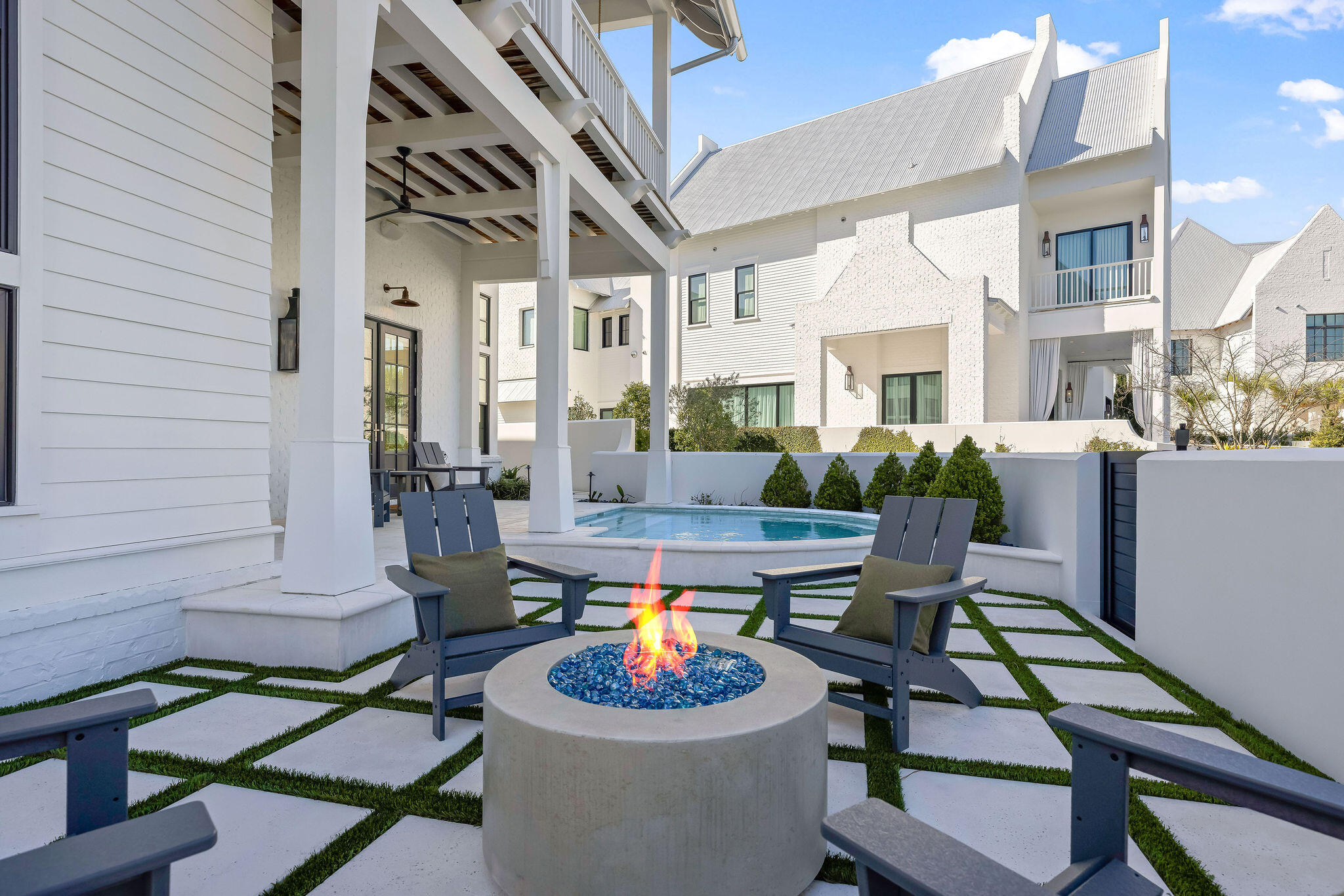 CHURCHILL OAKS - Residential