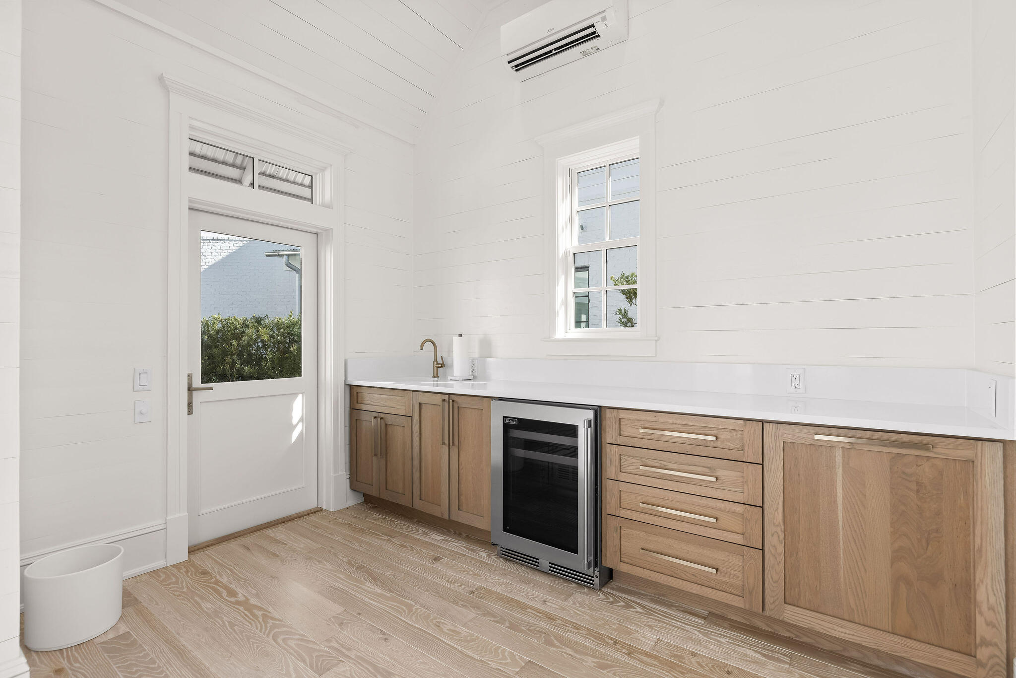 CHURCHILL OAKS - Residential