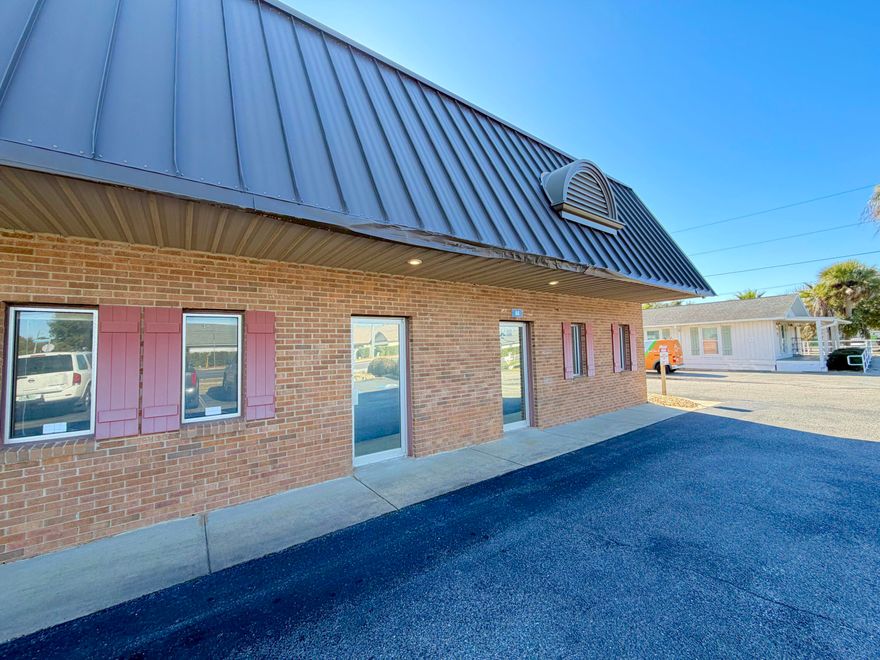 Available for lease- 1280sf of office space in Destin FL. This office space is comprised of a lobby/ waiting area and several offices and a large open area. This property has new flooring and paint and is conveniently located on Airport Rd in Destin with the ability to avoid Hwy 98.