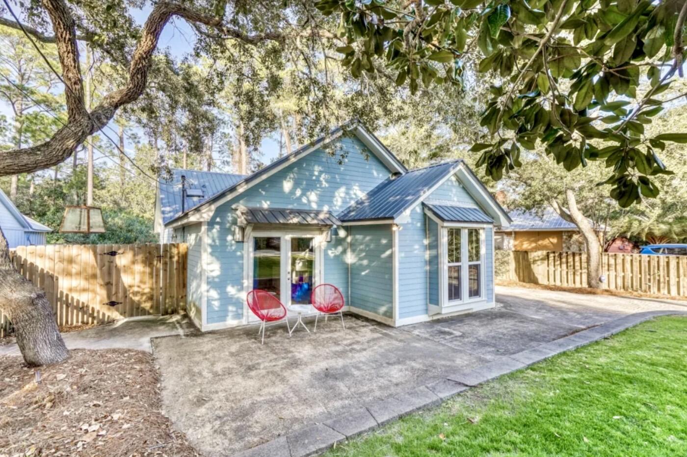 SEAGROVE SHORES 4TH ADD - Residential