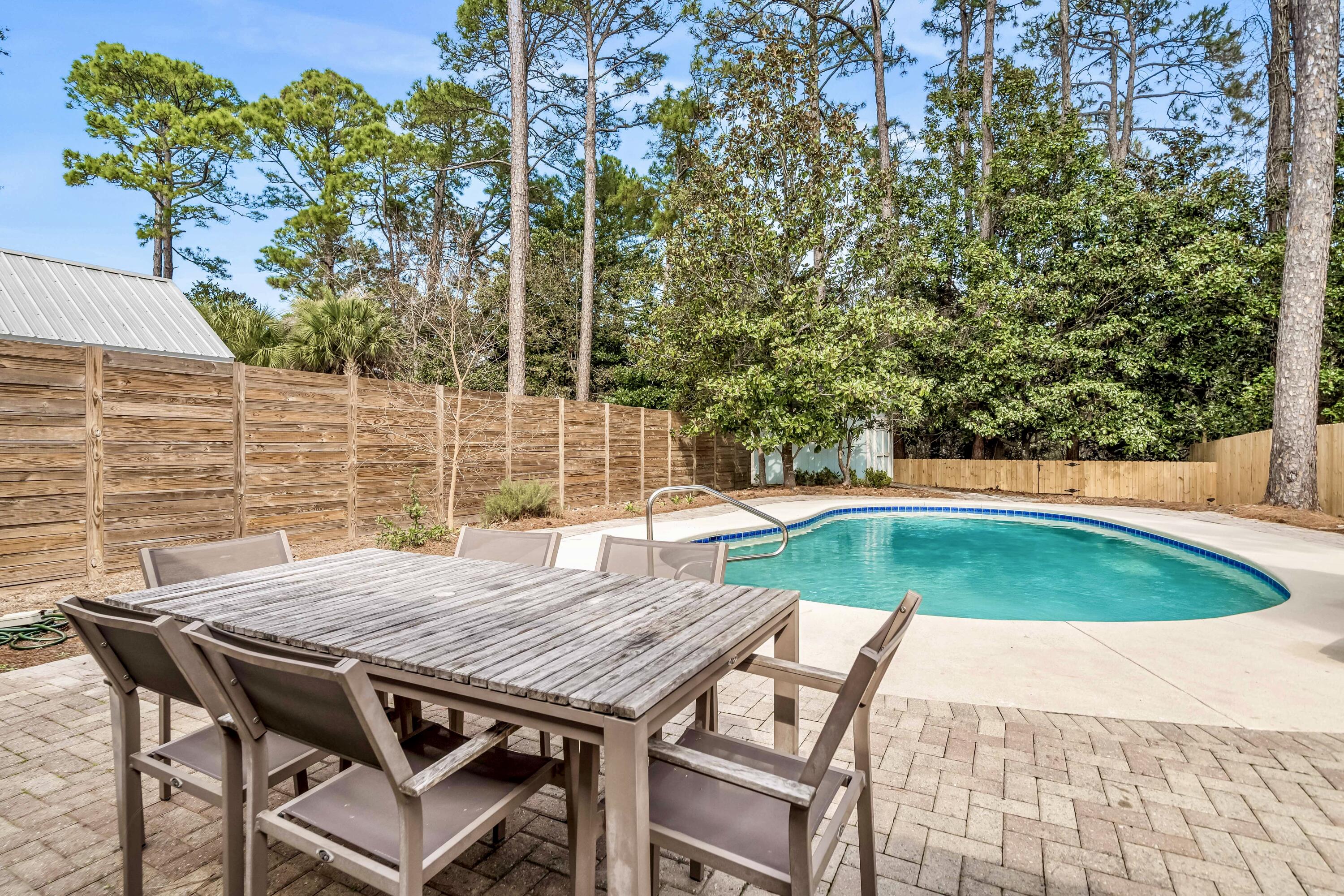 SEAGROVE SHORES 4TH ADD - Residential